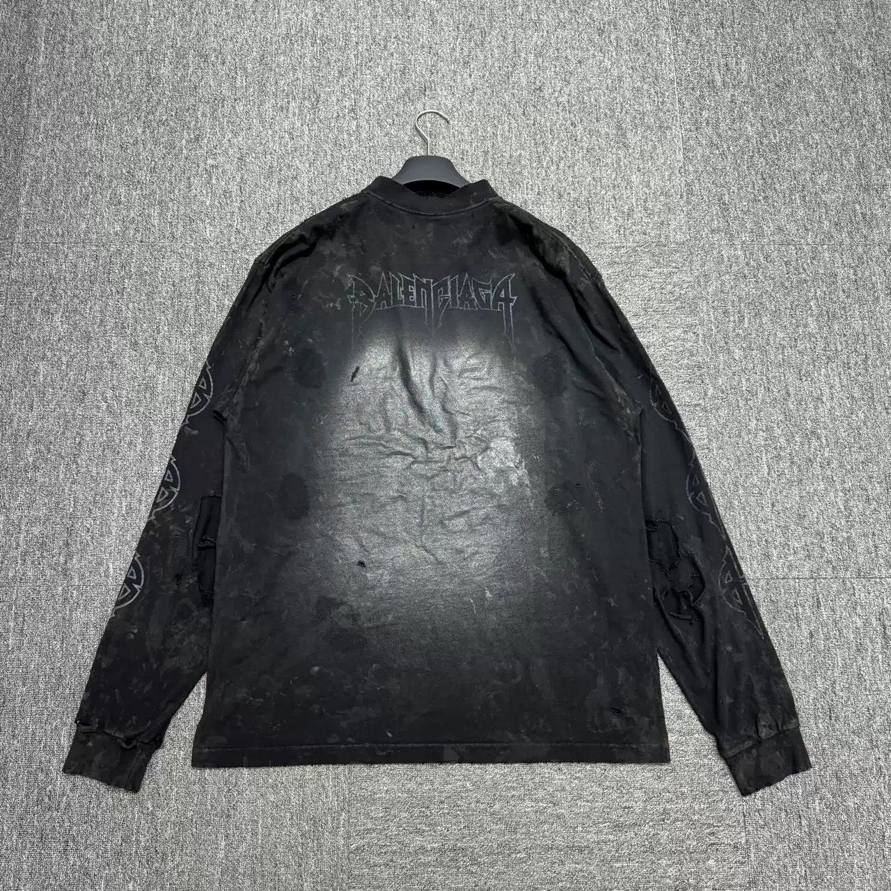 Balenciaga Balenciaga Mud Stain Destroys The Long Sleeve Of The Tower Size US S / EU 44-46 / 1 - 4 Thumbnail