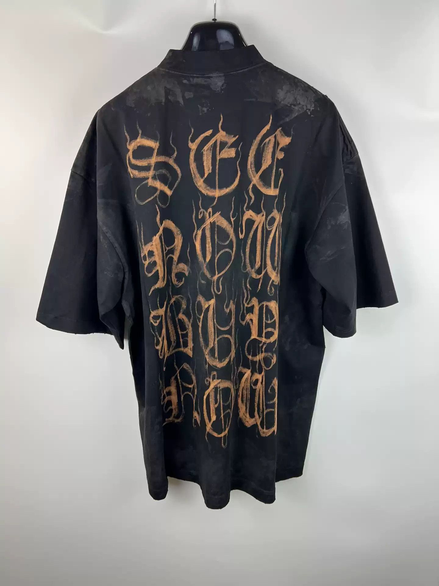 Balenciaga Balenciaga's Mud Wash Sanskrit Logo Short Sleeve Size US XS / EU 42 / 0 - 2 Thumbnail