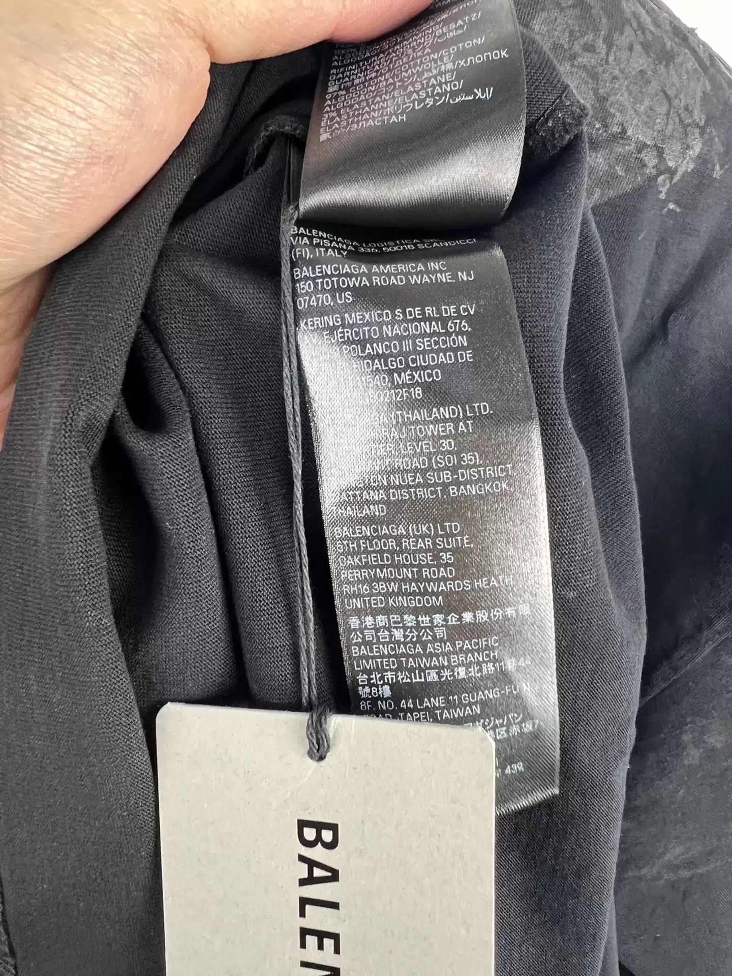 Balenciaga Balenciaga's Mud Wash Sanskrit Logo Short Sleeve Size US XS / EU 42 / 0 - 6 Thumbnail