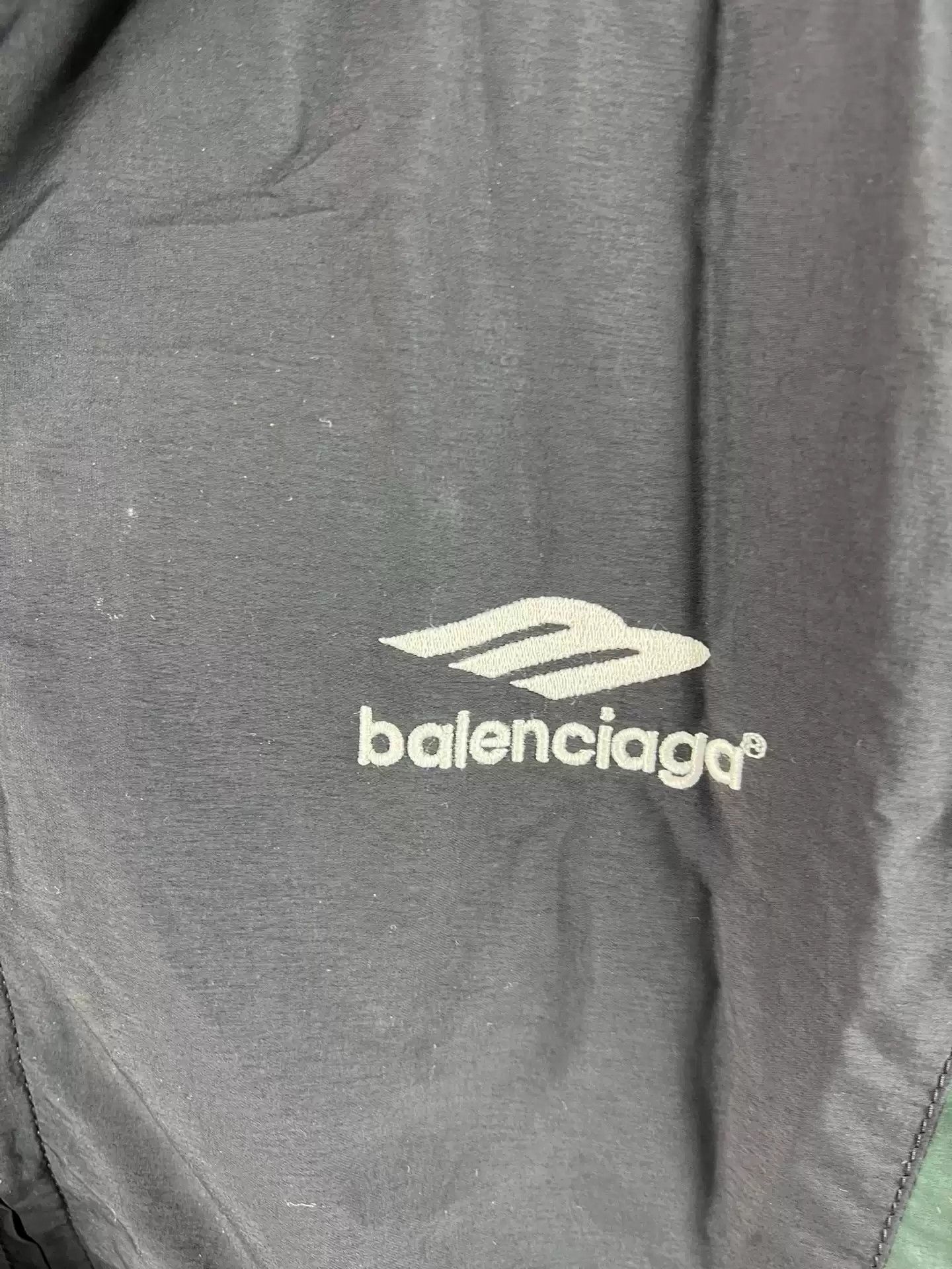 Balenciaga Balenciaga Classic Red And Green Reading Vintage Jacket Size US M / EU 48-50 / 2 - 4 Thumbnail