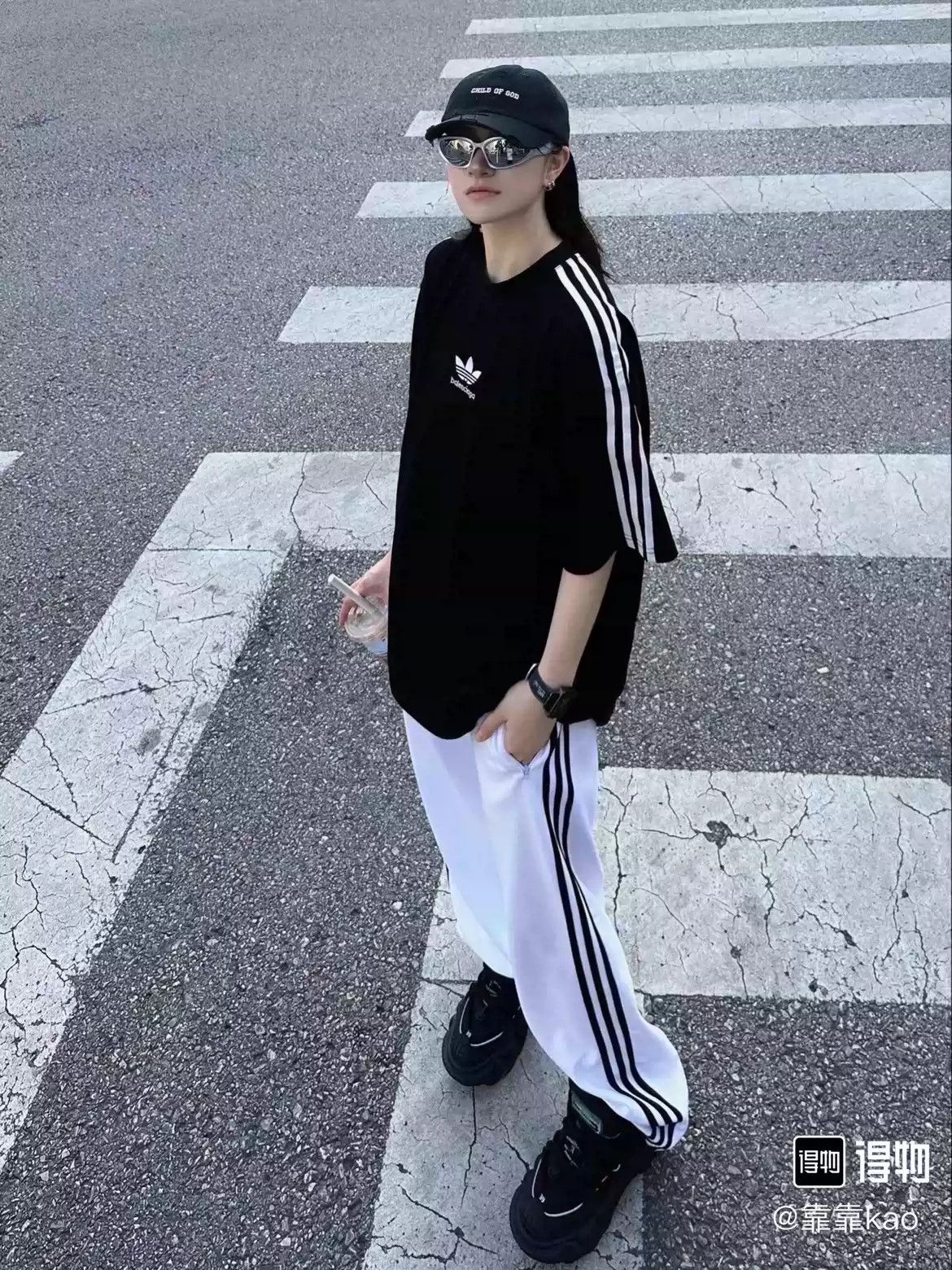 Balenciaga Balenciaga Adidas Co-short Sleeve Black Clover Size US S / EU 44-46 / 1 - 5 Thumbnail