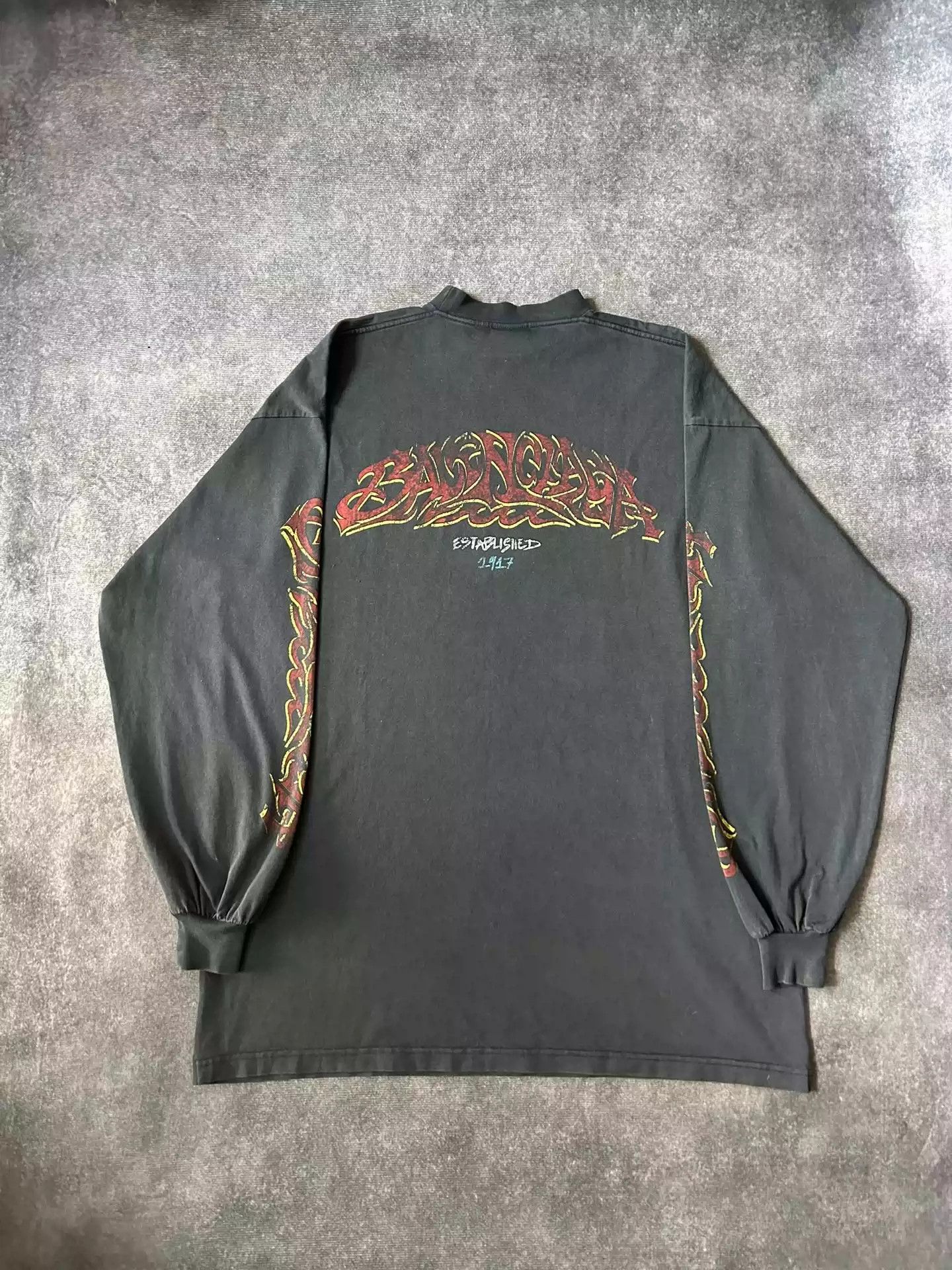 Balenciaga Balenciaga 24ss Show Offshore Disaster Fire Letter Long Sleeve Size US M / EU 48-50 / 2 - 2 Thumbnail
