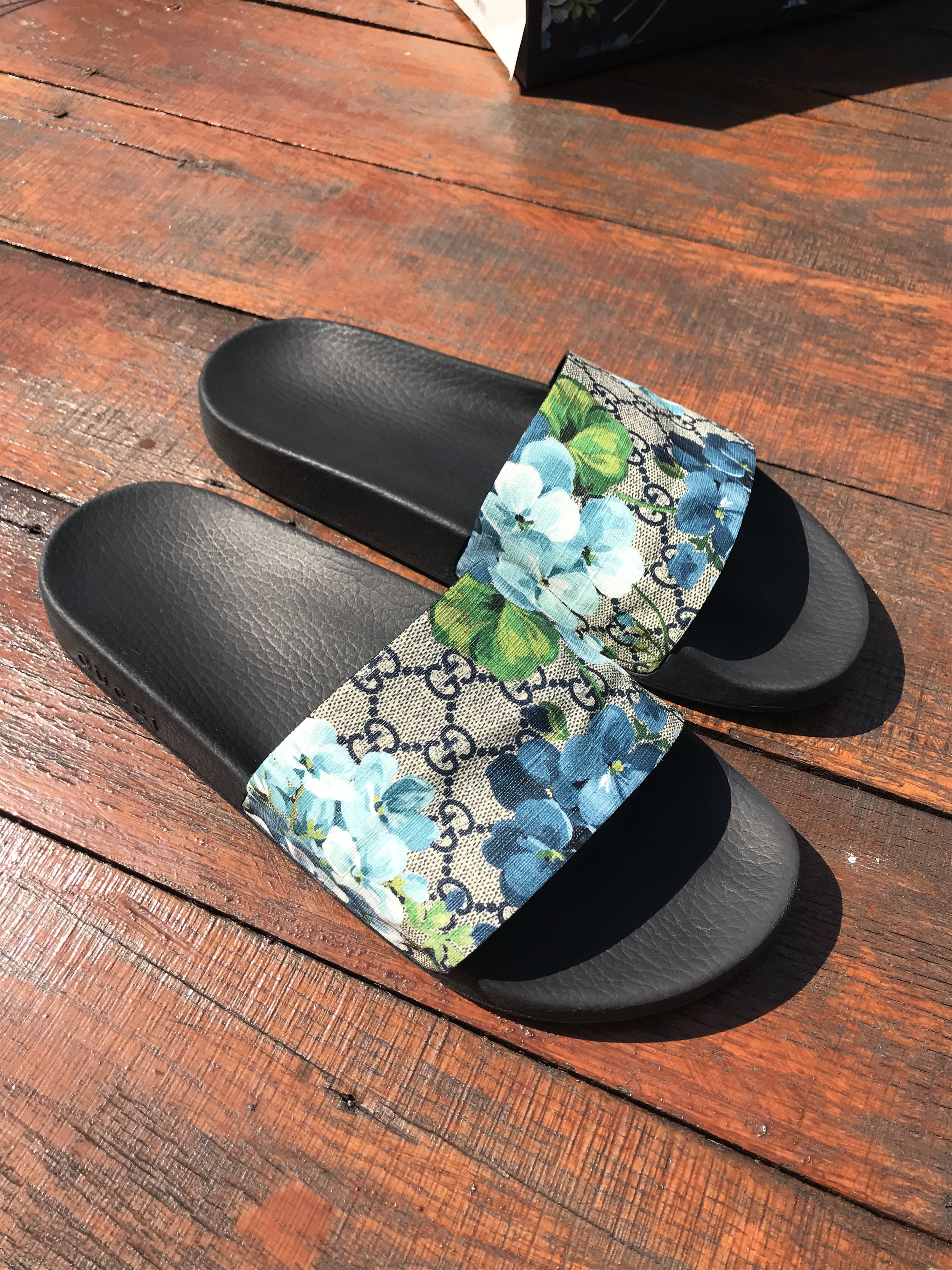 Gucci bloom blue discount slides