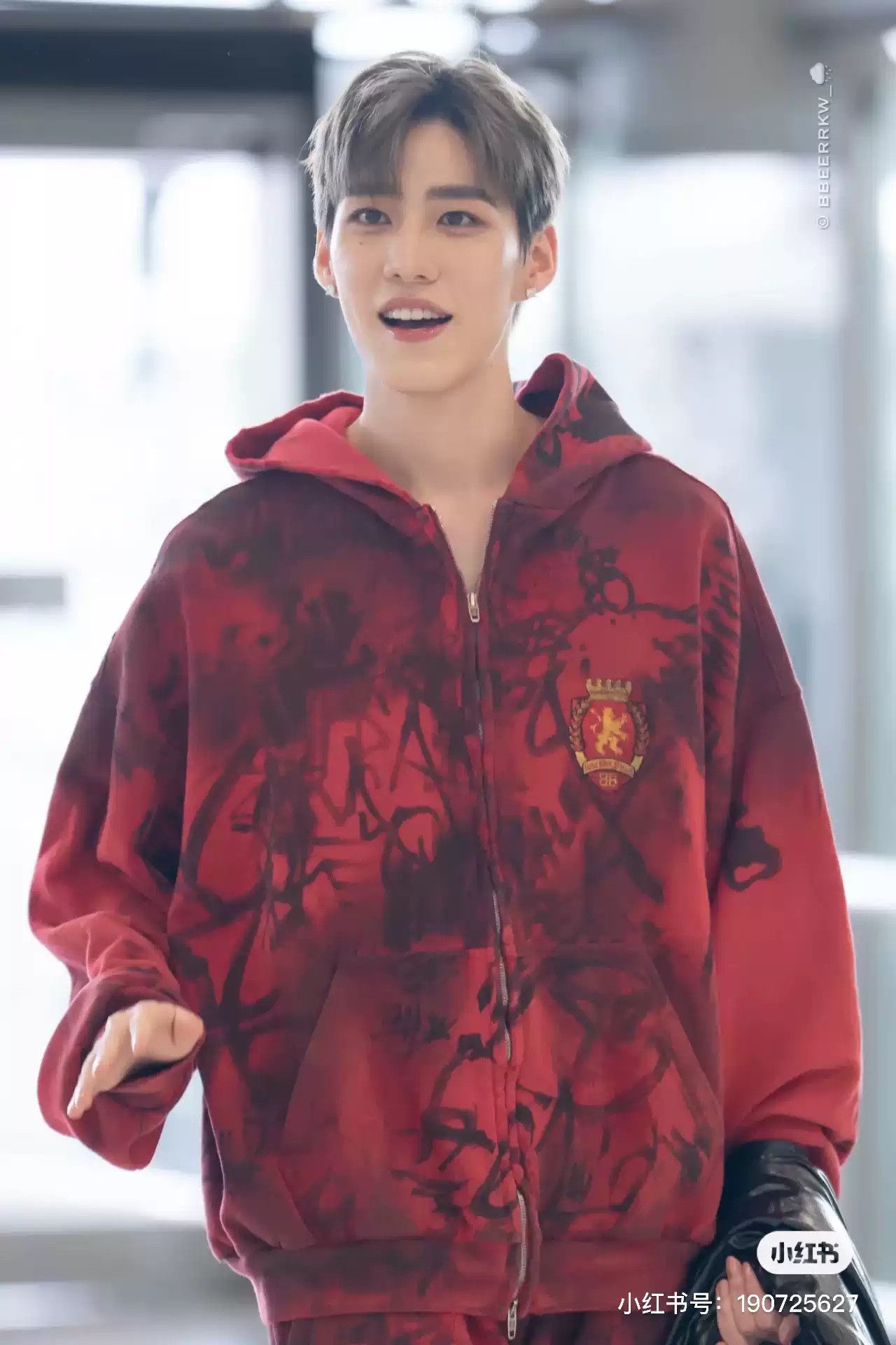 Balenciaga Balenciaga 23SS Show Red Manchester United Skater Mud Stain Destruction Hand-painted Graffiti Zipper Hoodie Size US XS / EU 42 / 0 - 6 Thumbnail