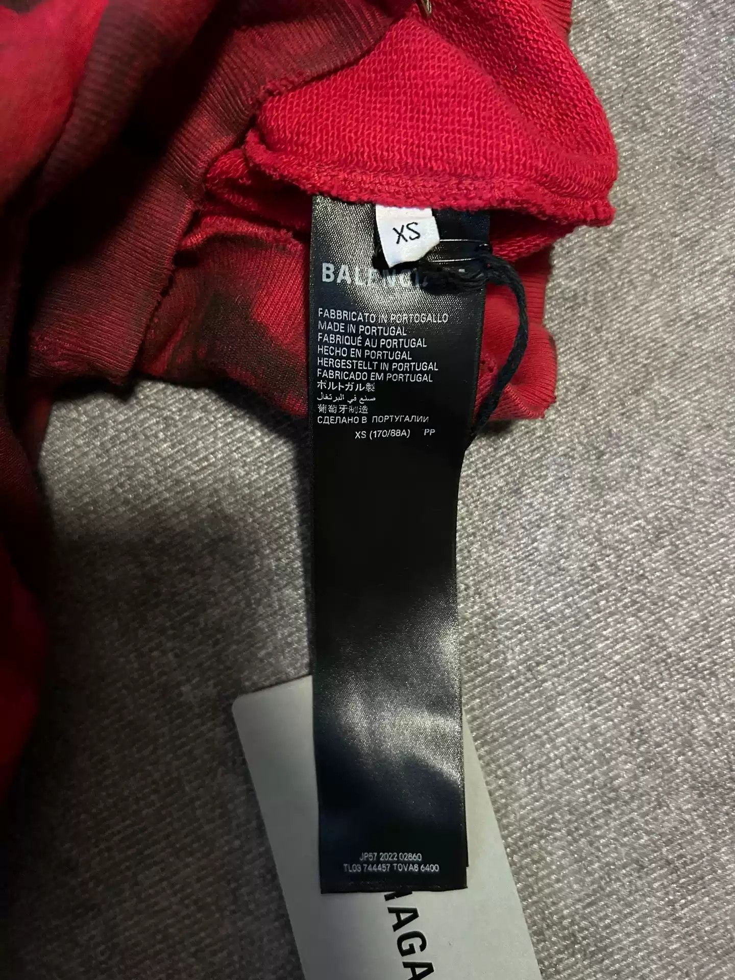 Balenciaga Balenciaga 23SS Show Red Manchester United Skater Mud Stain Destruction Hand-painted Graffiti Zipper Hoodie Size US XS / EU 42 / 0 - 4 Thumbnail