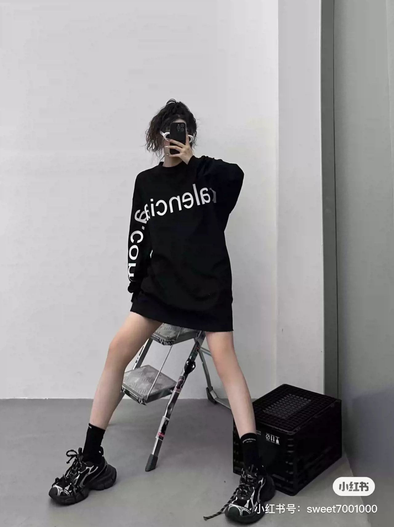 Balenciaga Balenciaga Letter Long Sleeve Crew Neck Loose Black Water Wash Damage Size US S / EU 44-46 / 1 - 5 Thumbnail