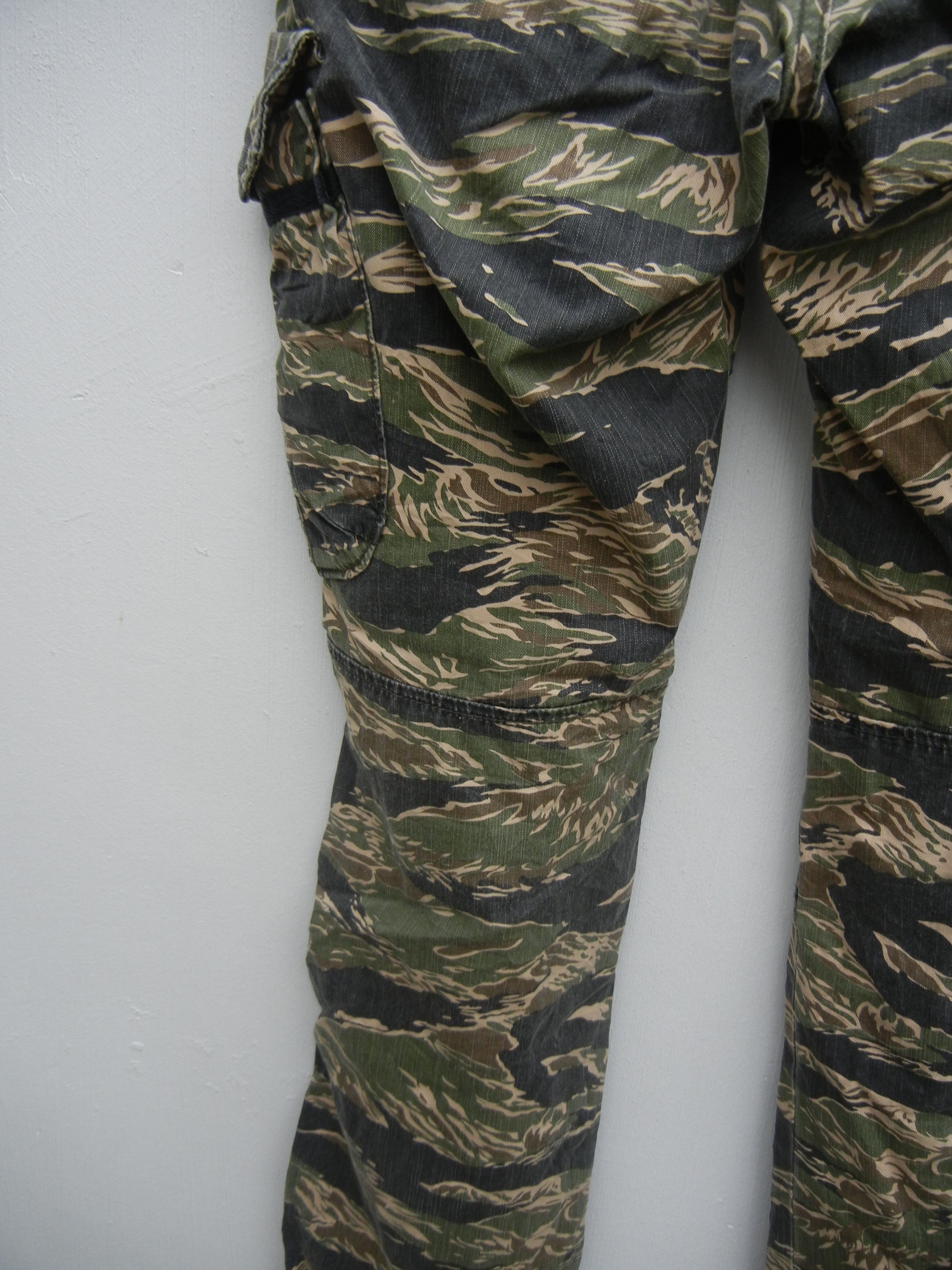 If Six Was Nine × Le Grande Bleu (L.G.B.) Surplus Cargo Pants Zipper Cargo Tiger Stripes Pants Size US 34 / EU 50 - 21 Thumbnail