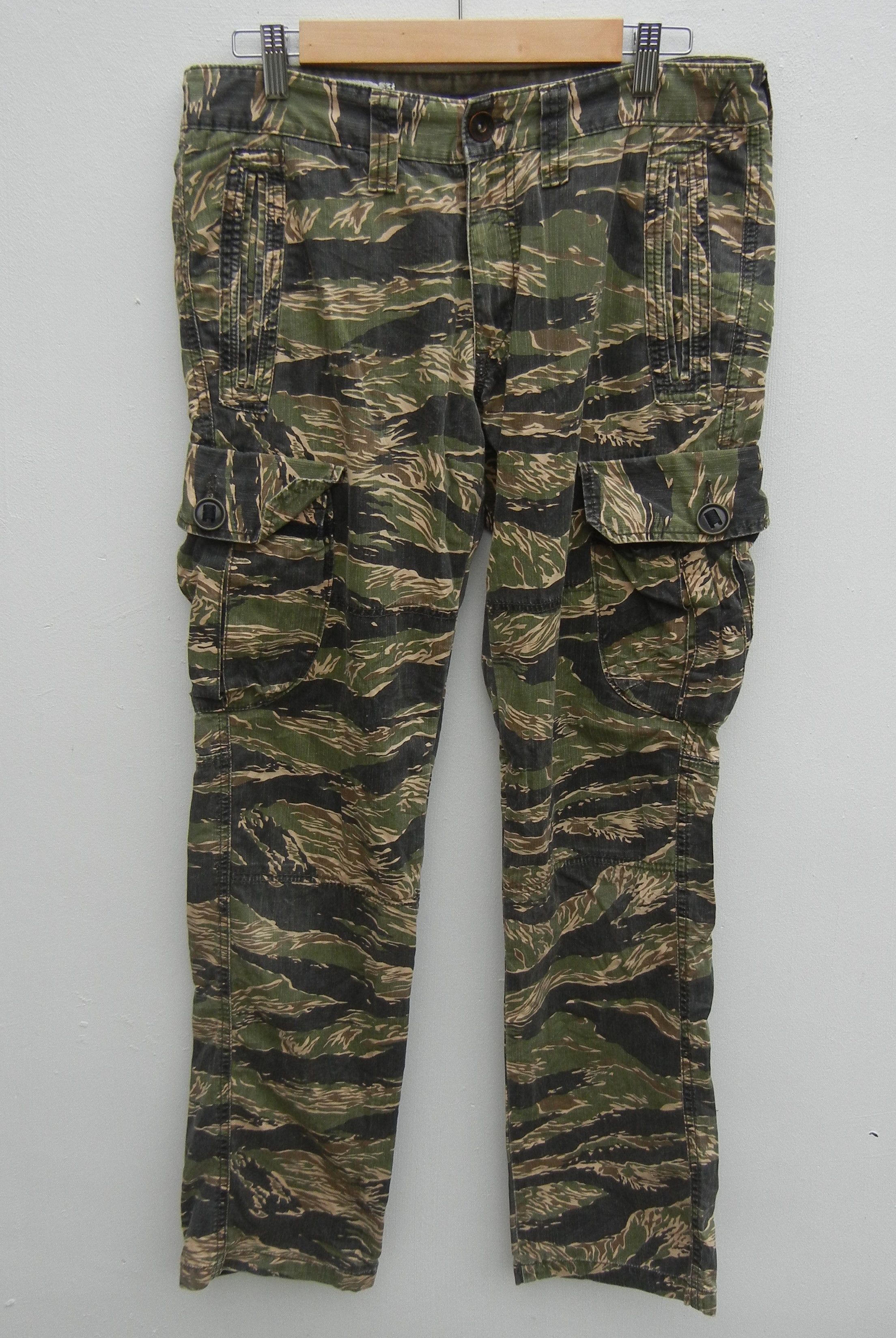 If Six Was Nine × Le Grande Bleu (L.G.B.) Surplus Cargo Pants Zipper Cargo Tiger Stripes Pants Size US 34 / EU 50 - 1 Thumbnail