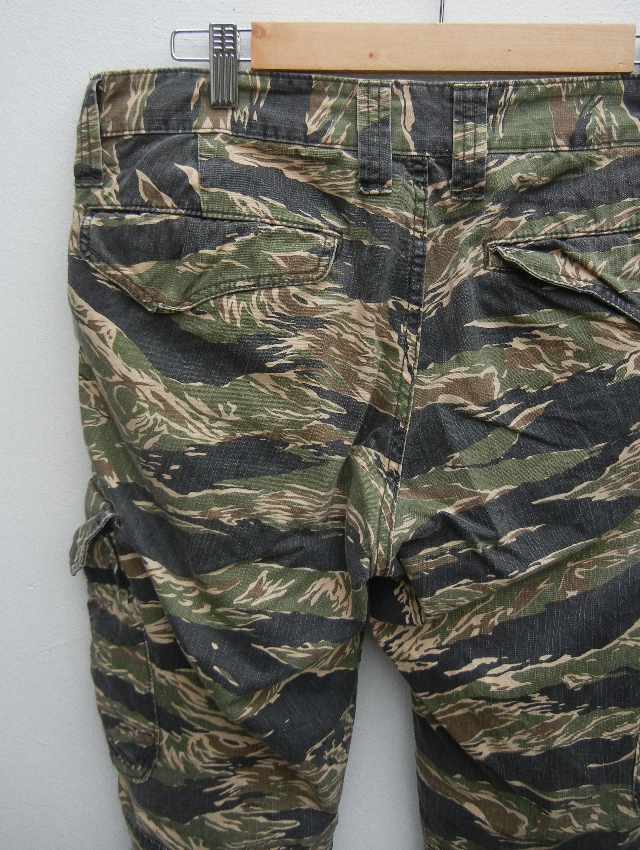 If Six Was Nine × Le Grande Bleu (L.G.B.) Surplus Cargo Pants Zipper Cargo Tiger Stripes Pants Size US 34 / EU 50 - 20 Thumbnail