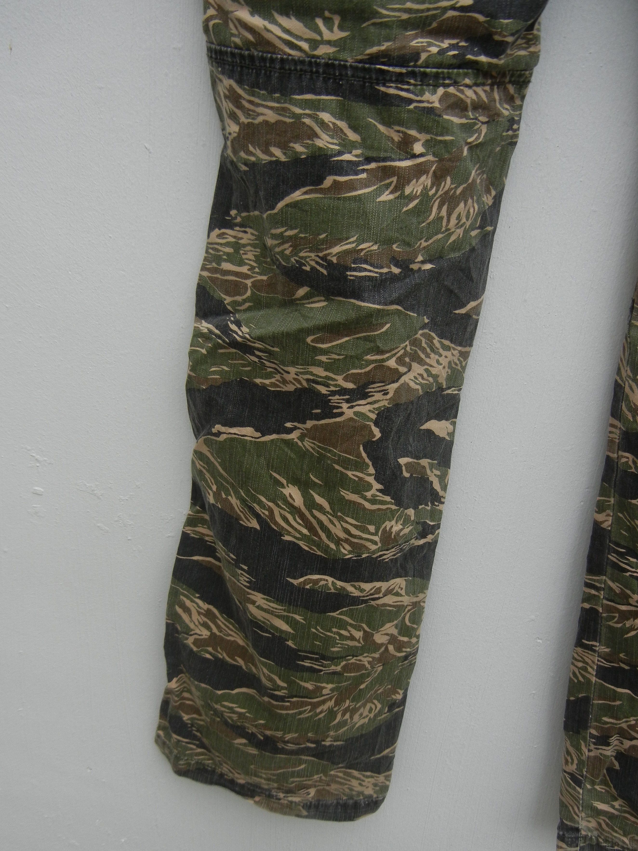 If Six Was Nine × Le Grande Bleu (L.G.B.) Surplus Cargo Pants Zipper Cargo Tiger Stripes Pants Size US 34 / EU 50 - 8 Thumbnail