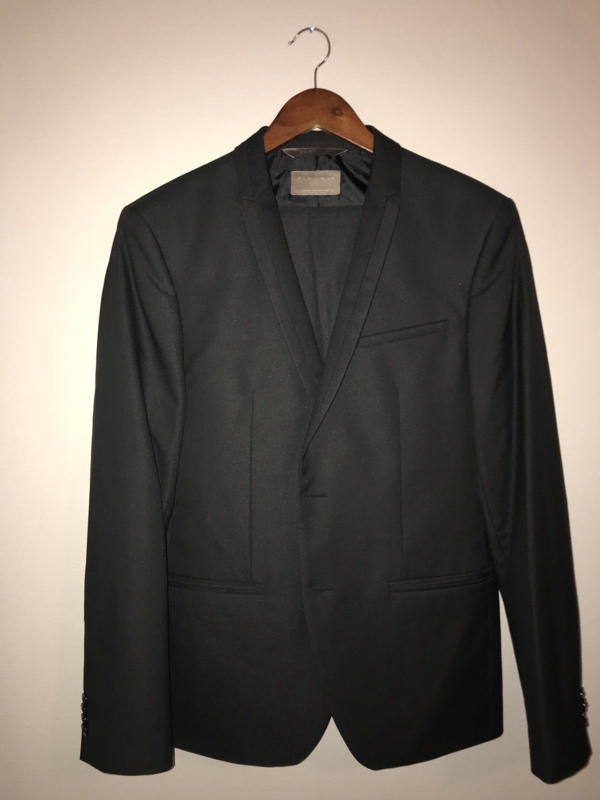 Men’s Zara Suit