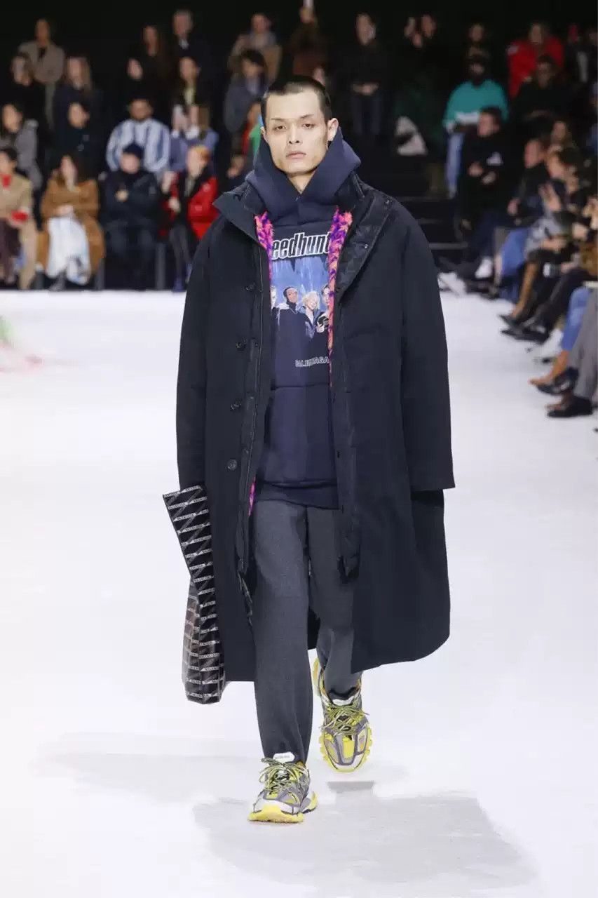 Balenciaga Balenciaga FW18 Speedhunters Figure-print Hoodie Size US L / EU 52-54 / 3 - 7 Thumbnail