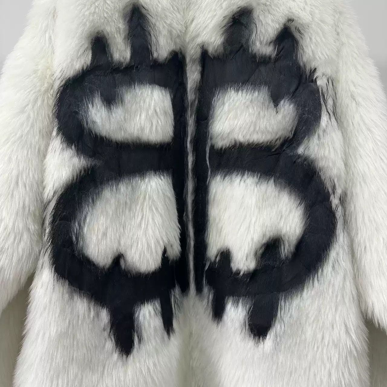 Balenciaga Balenciaga FW22 Snowstorm Show Bitcoin Graffiti Imitation Fur Coat Size US XXS / EU 40 - 4 Thumbnail