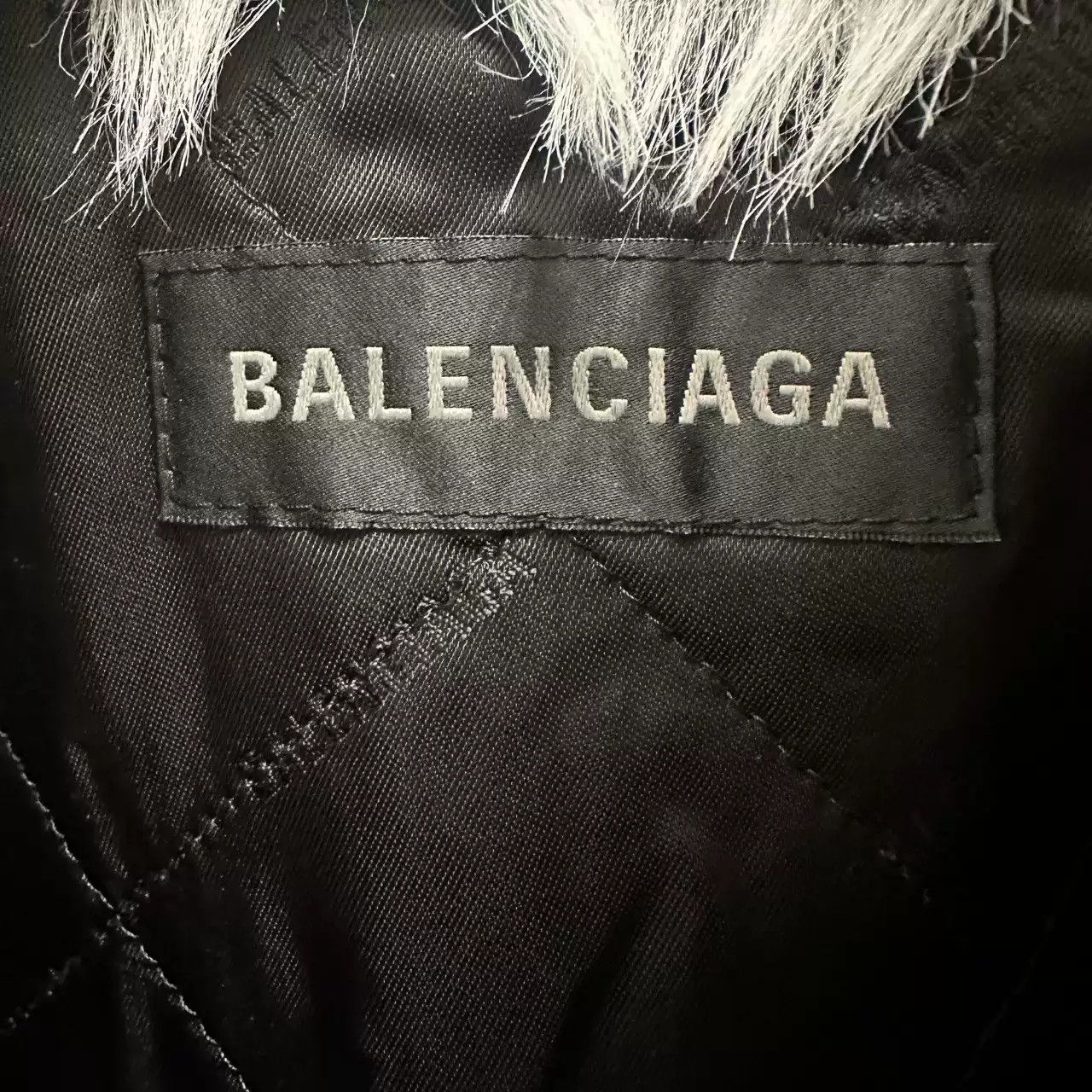 Balenciaga Balenciaga FW22 Snowstorm Show Bitcoin Graffiti Imitation Fur Coat Size US XXS / EU 40 - 5 Thumbnail