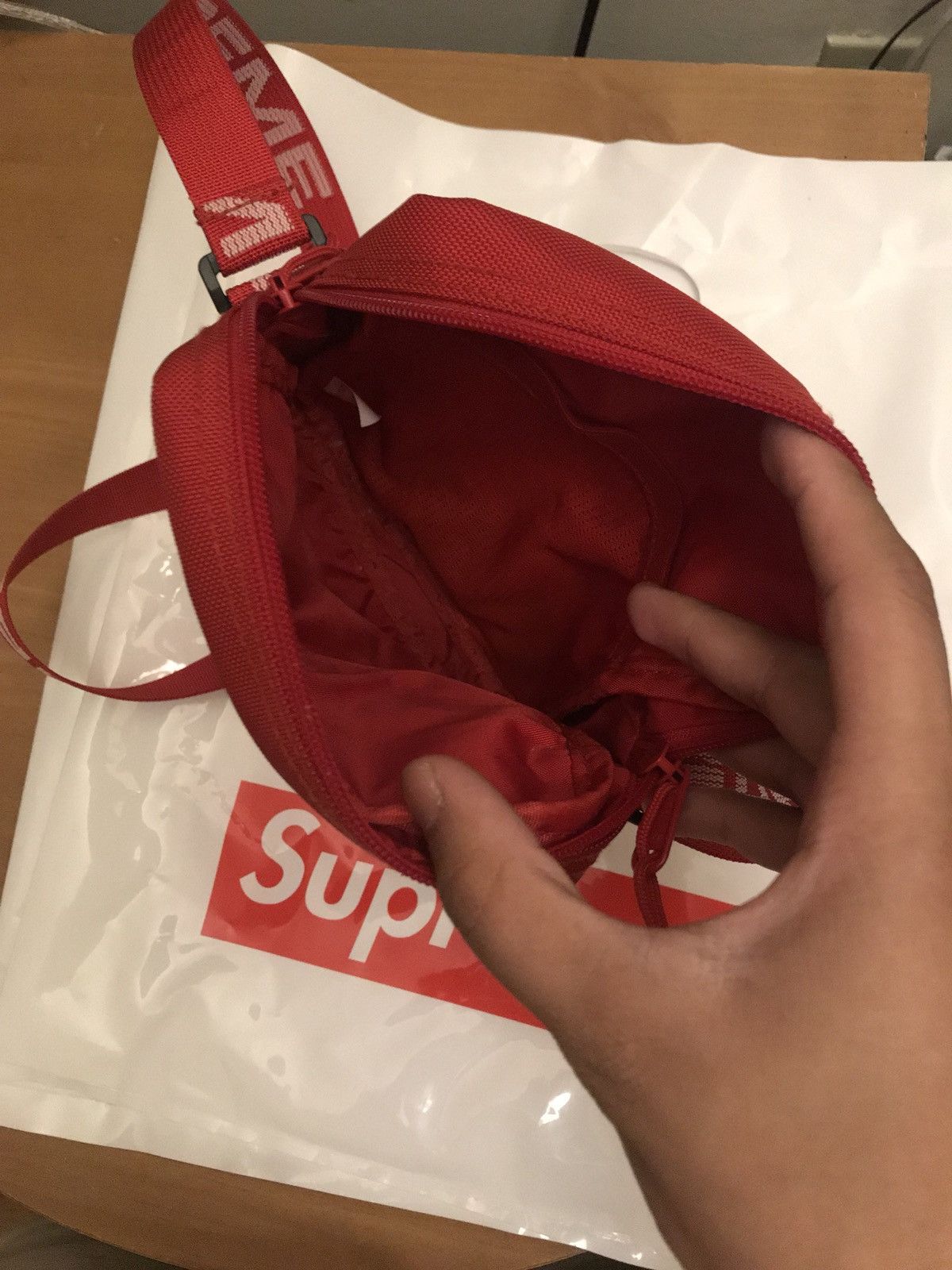 Buy Supreme Shoulder Bag 'Red' - SS19B10 RED