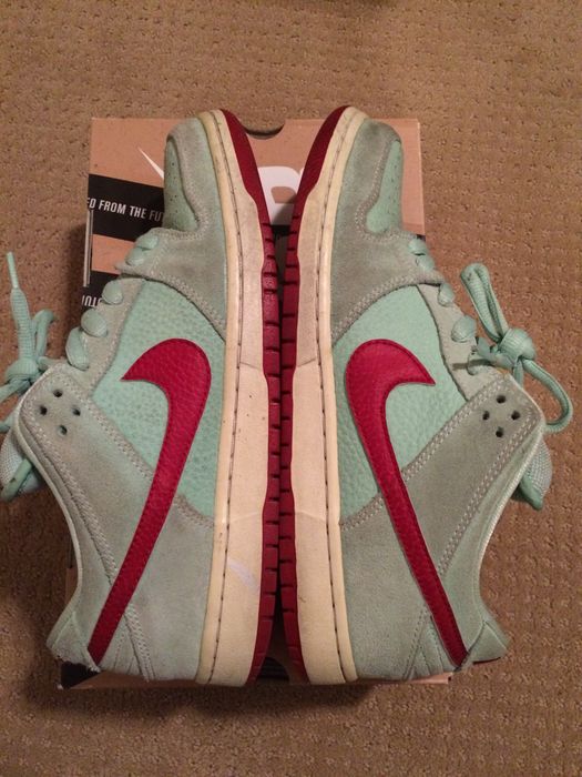 nike sb dunk low monopoly