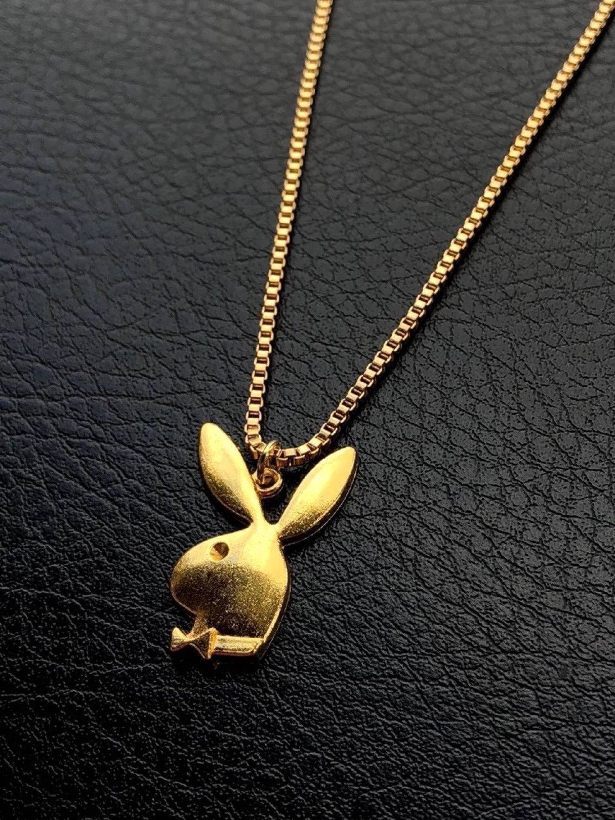 Médaillon Pendentif Playboy Lapin - Métal Argenté Fantaisie - Occasion