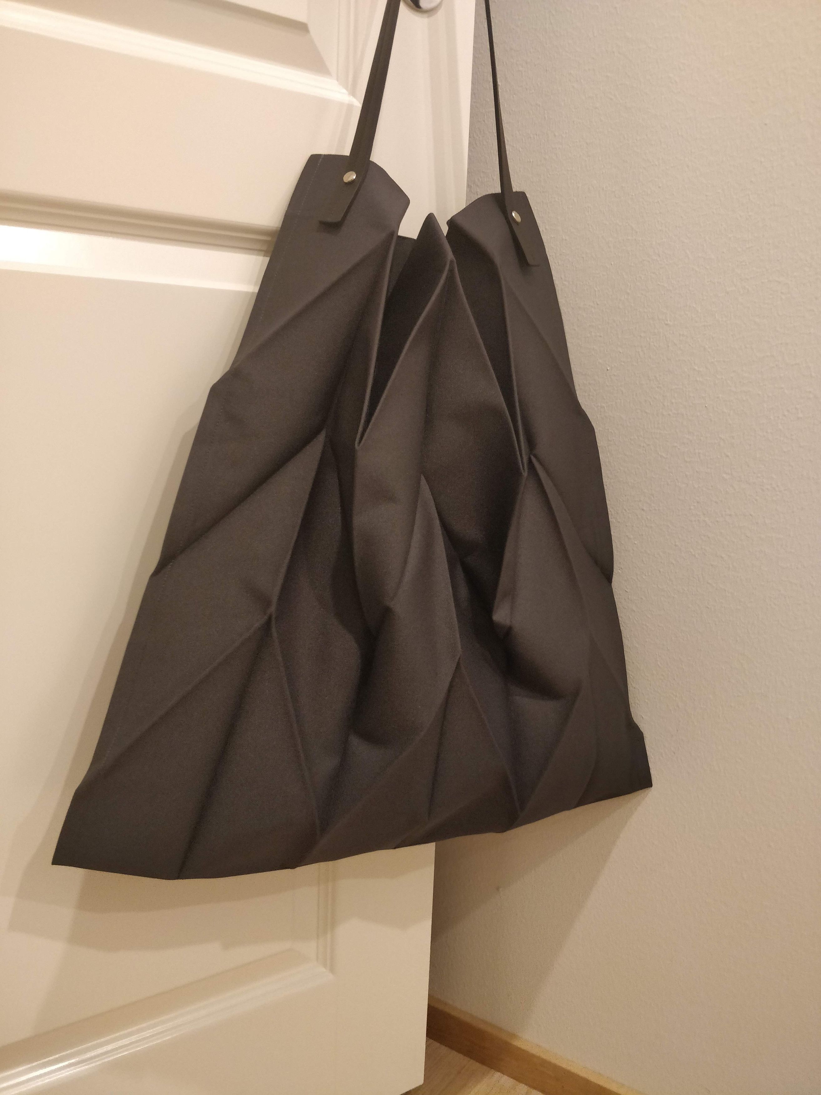 Issey miyake 2024 iittala tote bag