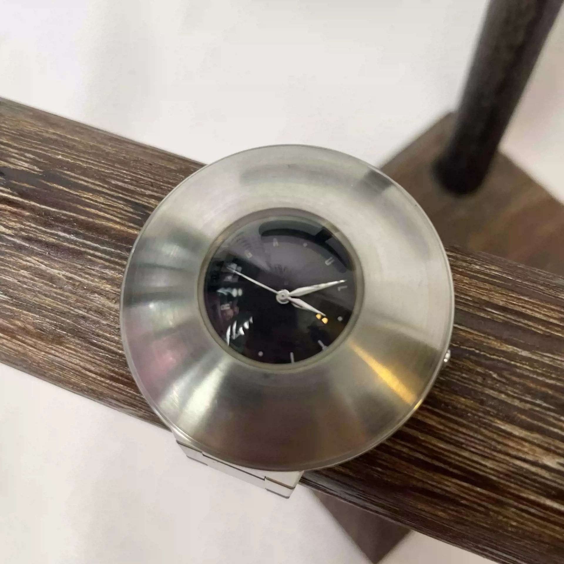 Jean Paul Gaultier Jan Paul Gaultier UFO Drawing Steel Plate Watch Size ONE SIZE - 3 Thumbnail