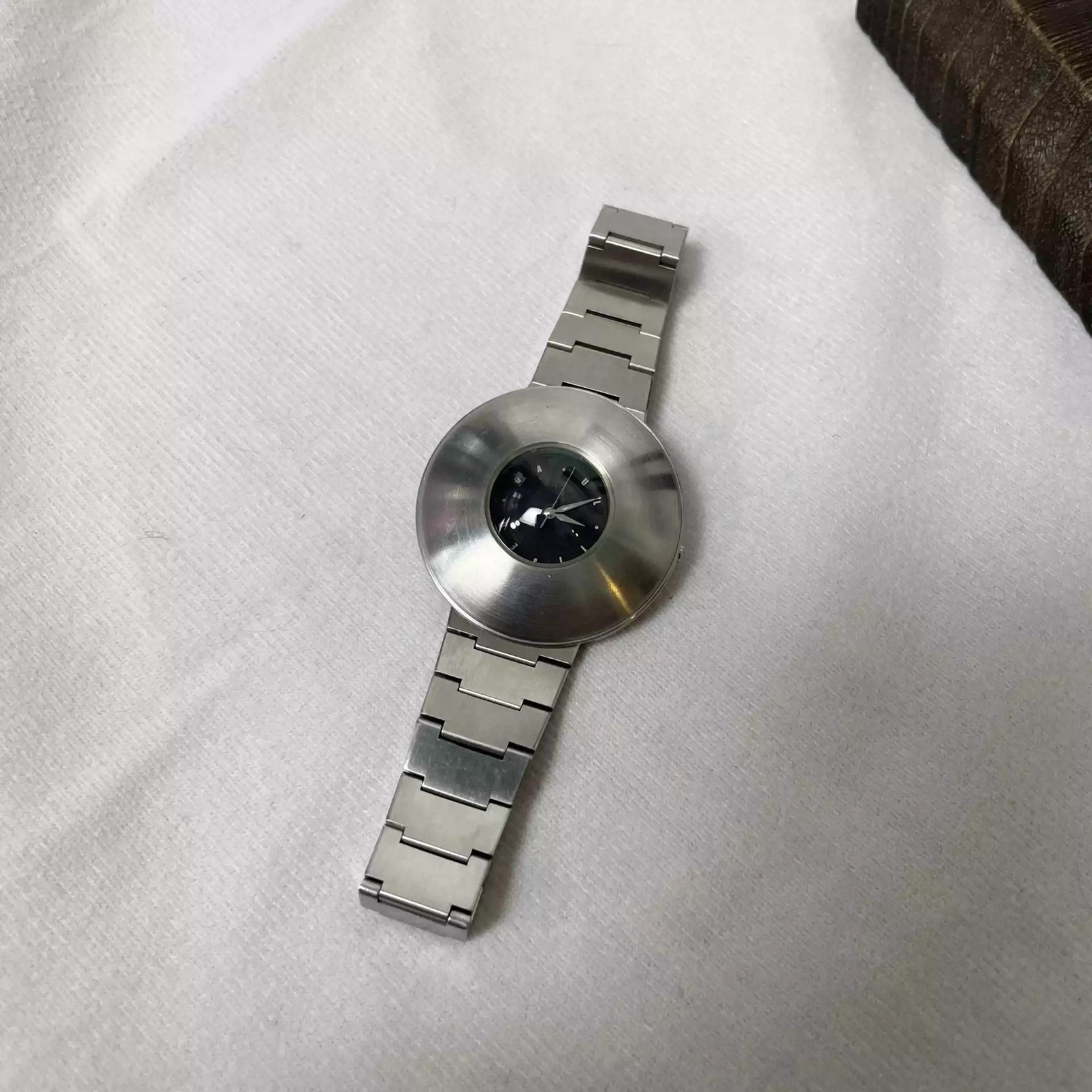 Jean Paul Gaultier Jan Paul Gaultier UFO Drawing Steel Plate Watch Size ONE SIZE - 4 Thumbnail