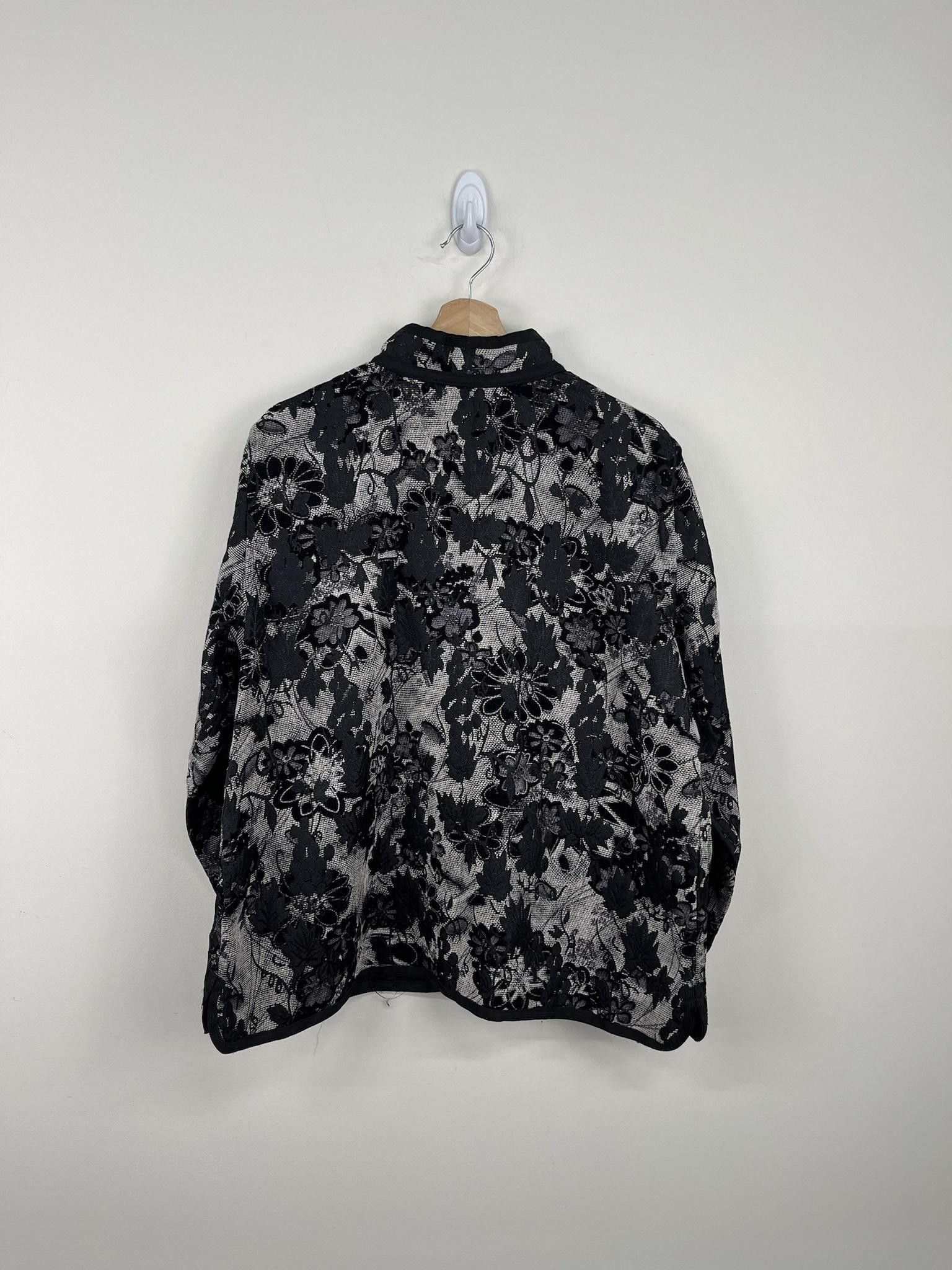 Vintage Vintage Petite Appleseed's Black Flower Button Up Cardigan Size US XL / EU 56 / 4 - 3 Thumbnail