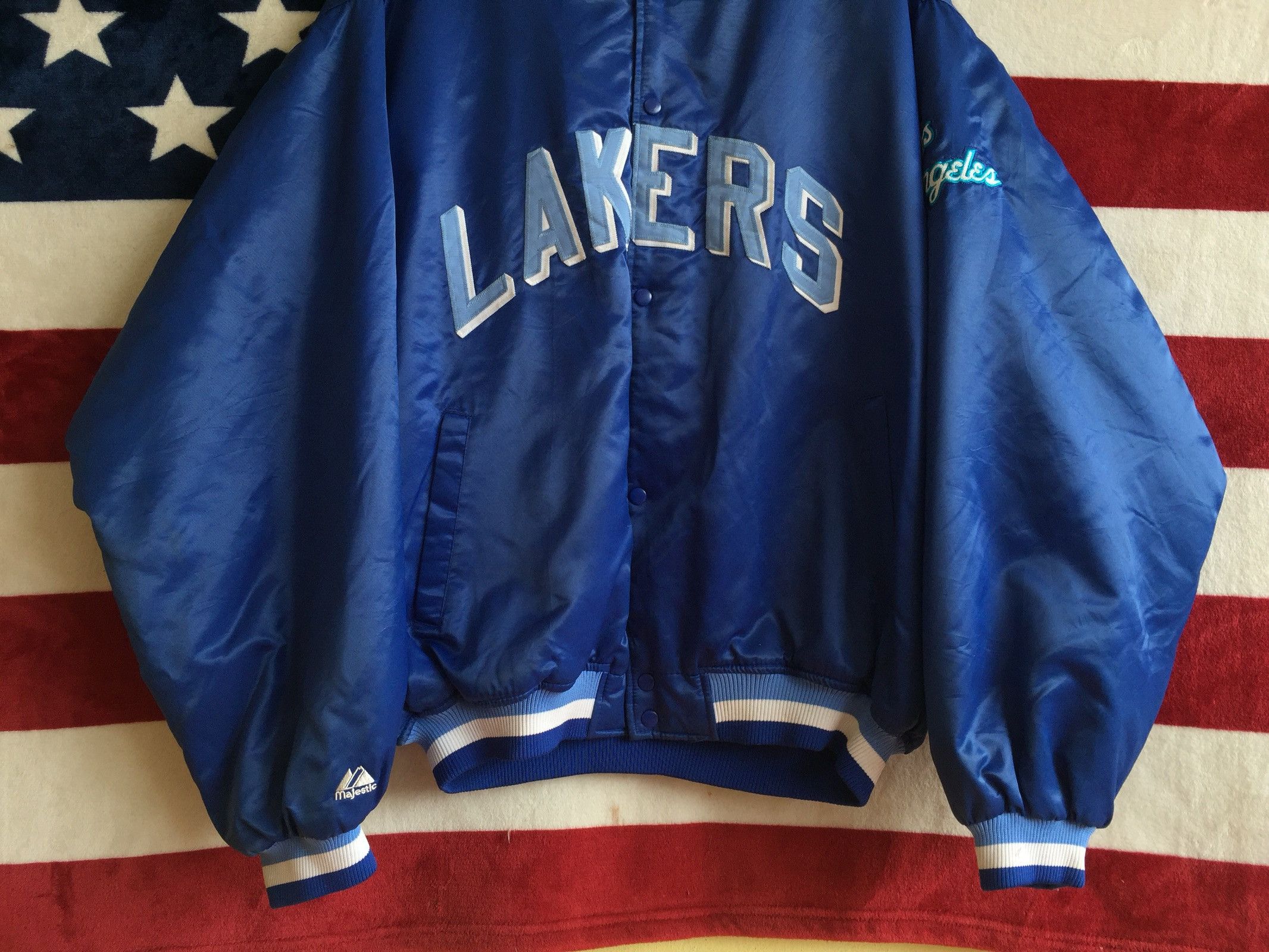 Vintage •Vintage 90s Nba Lakers Varsity Jacket Blue Colour Nba Lakers Majestic Varsity Jacket Hardwood Classic Nba Lakers Jacket XXL Lakers Jacket Size US XXL / EU 58 / 5 - 3 Thumbnail