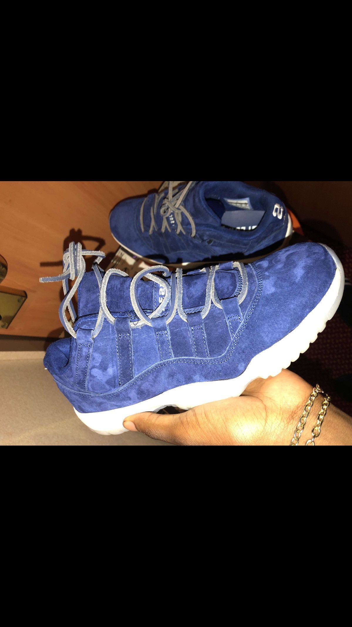 jeter jordan 11s