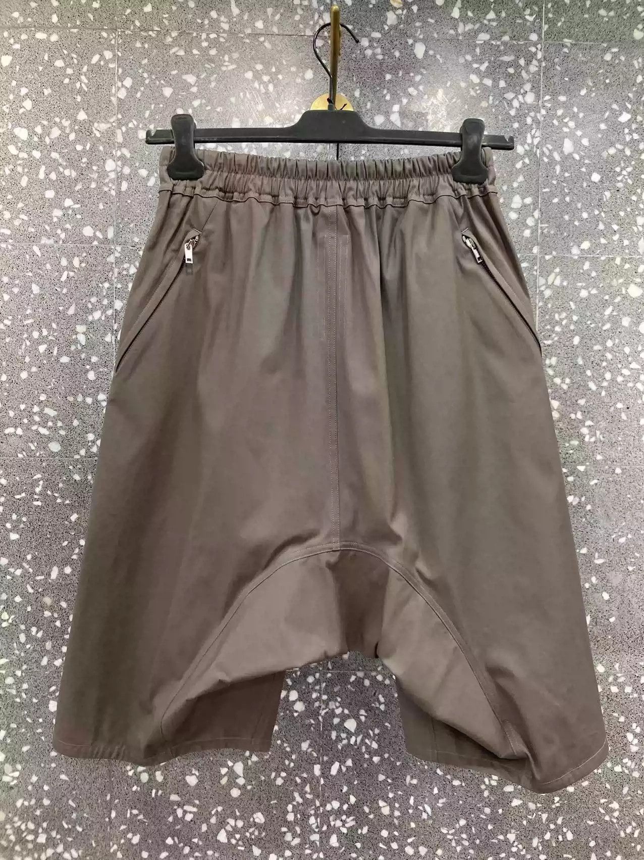 Rick Owens Rick Owenso mainline men's brown drawstring crotch shorts Size US 34 / EU 50 - 2 Thumbnail
