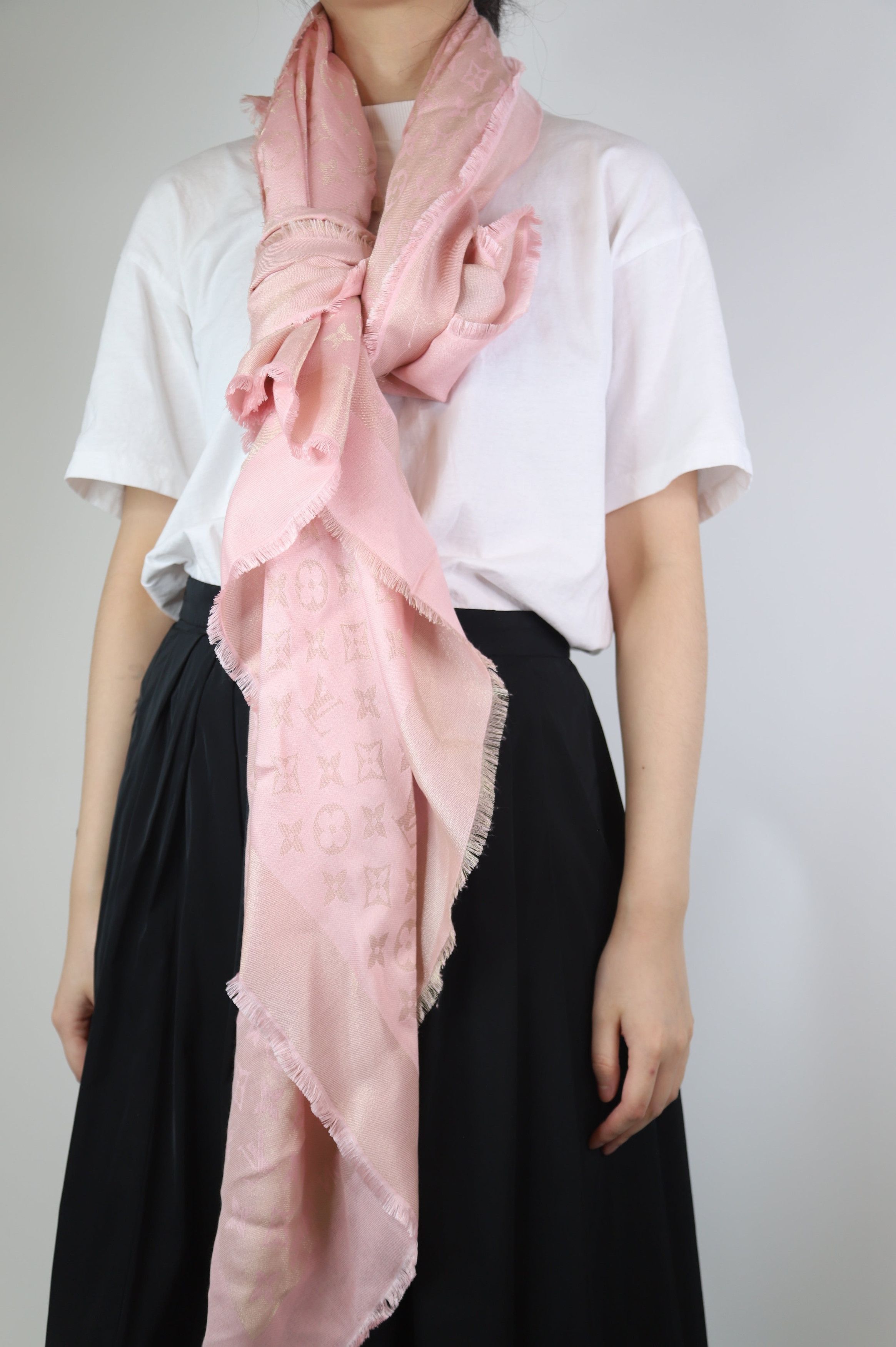 Pink lurex monogram scarf - size