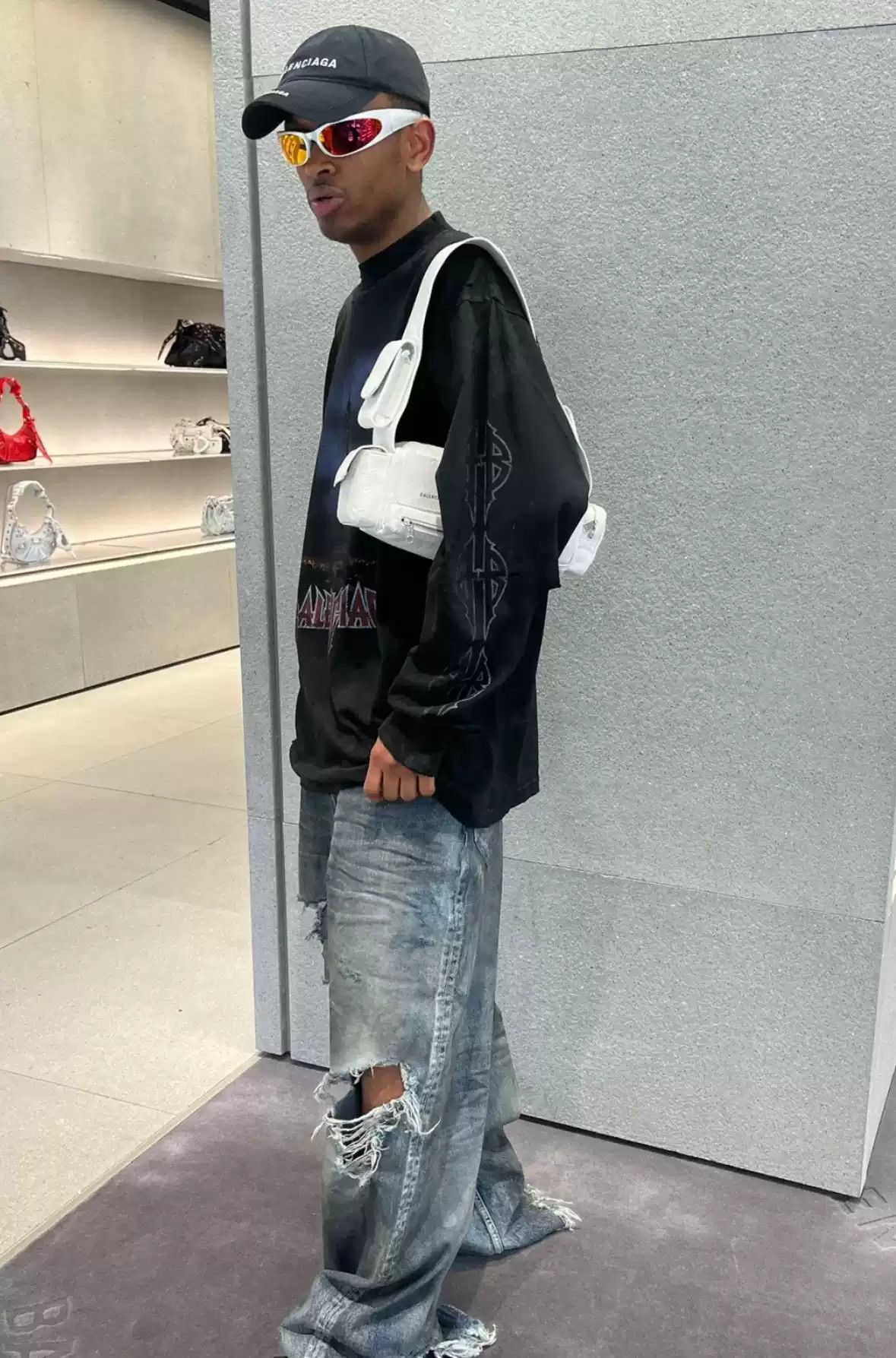 Balenciaga Balenciaga 23FW Mud Dyed Iron Tower Damaged Brushed with Wax Used Main Tower Long sleeved Sweater Size US S / EU 44-46 / 1 - 8 Thumbnail
