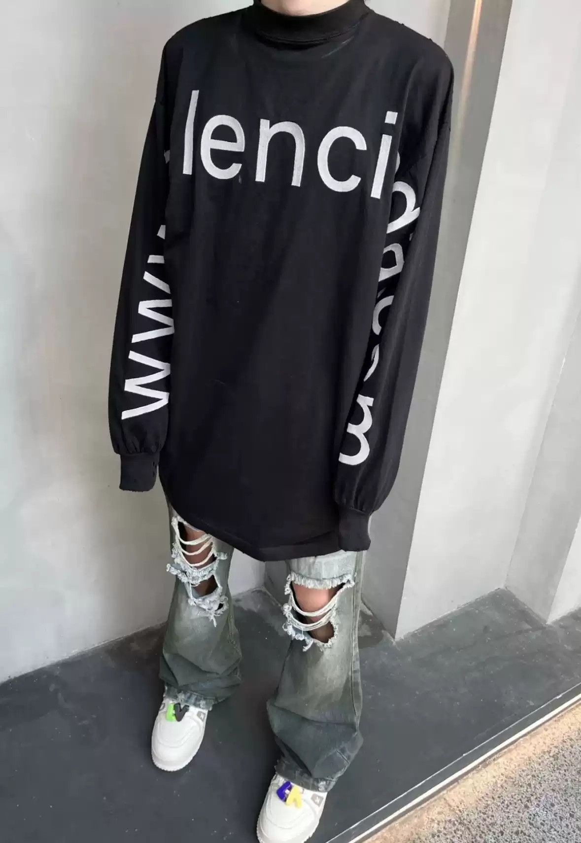 Balenciaga Balenciaga 23FW Erosion Website Embroidery Washed Damaged Long Sleeves Size US L / EU 52-54 / 3 - 8 Thumbnail