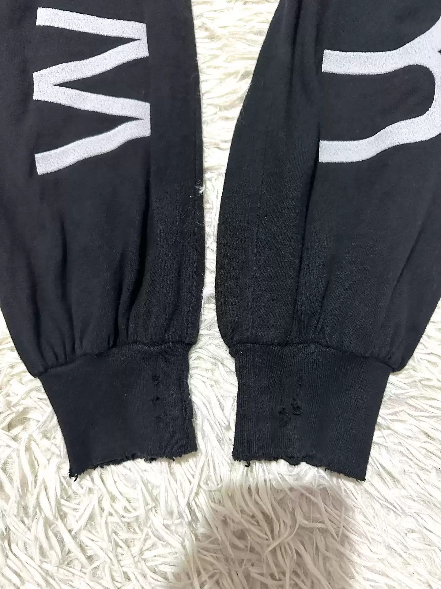 Balenciaga Balenciaga 23FW Erosion Website Embroidery Washed Damaged Long Sleeves Size US L / EU 52-54 / 3 - 5 Thumbnail