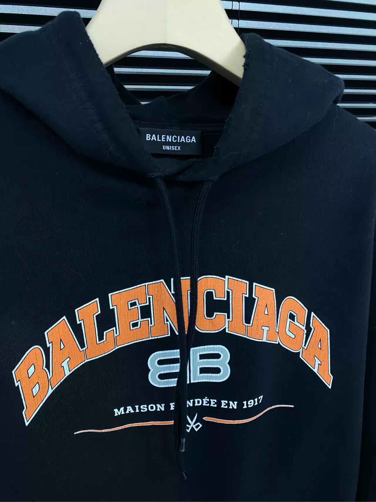 Balenciaga Balenciaga scissors damage worn-out hoodies and hoodies Size US M / EU 48-50 / 2 - 2 Thumbnail