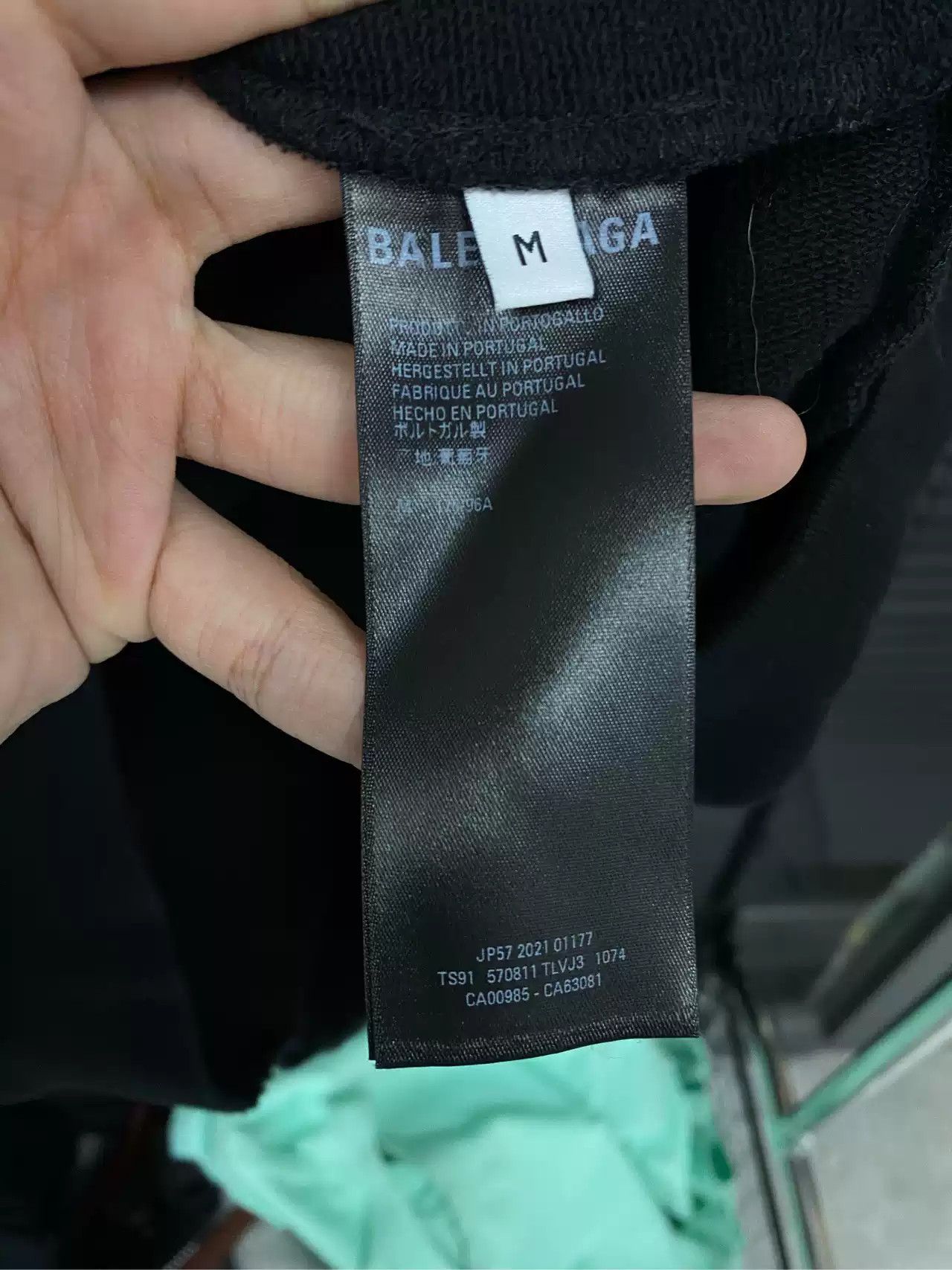 Balenciaga Balenciaga scissors damage worn-out hoodies and hoodies Size US M / EU 48-50 / 2 - 4 Thumbnail
