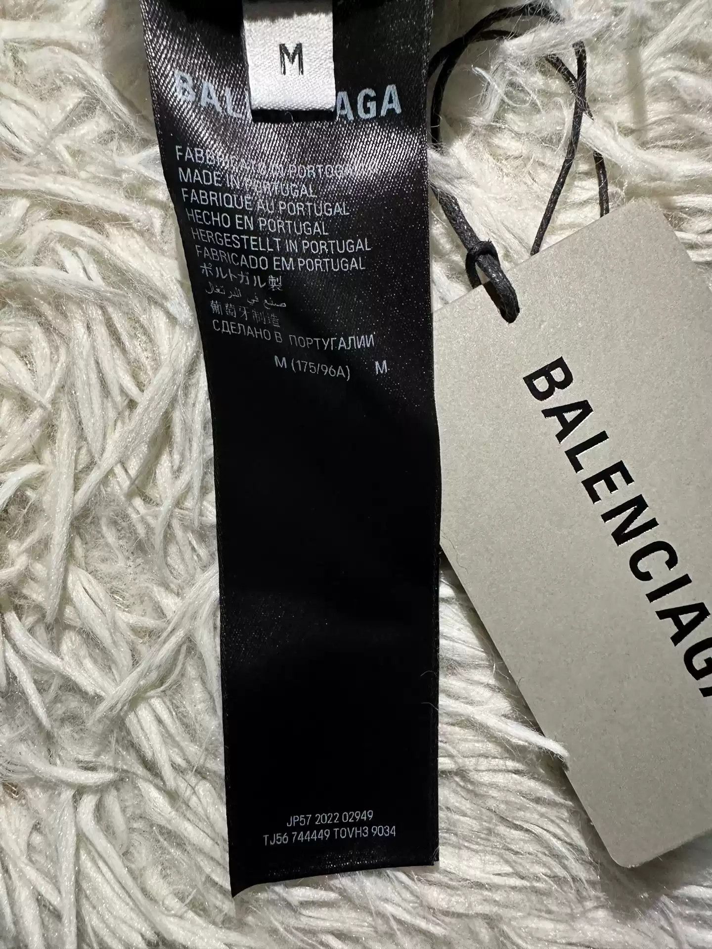 Balenciaga Balenciaga 23ss Valentine's Day limited neckline logo washed and distressed long sleeves Size US M / EU 48-50 / 2 - 7 Thumbnail