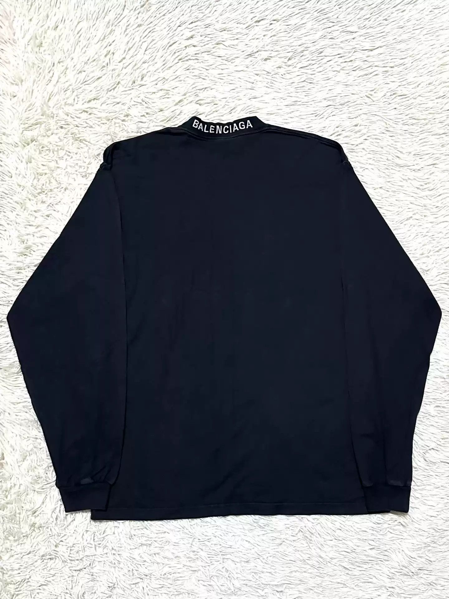Balenciaga Balenciaga 23ss Valentine's Day limited neckline logo washed and distressed long sleeves Size US M / EU 48-50 / 2 - 3 Thumbnail