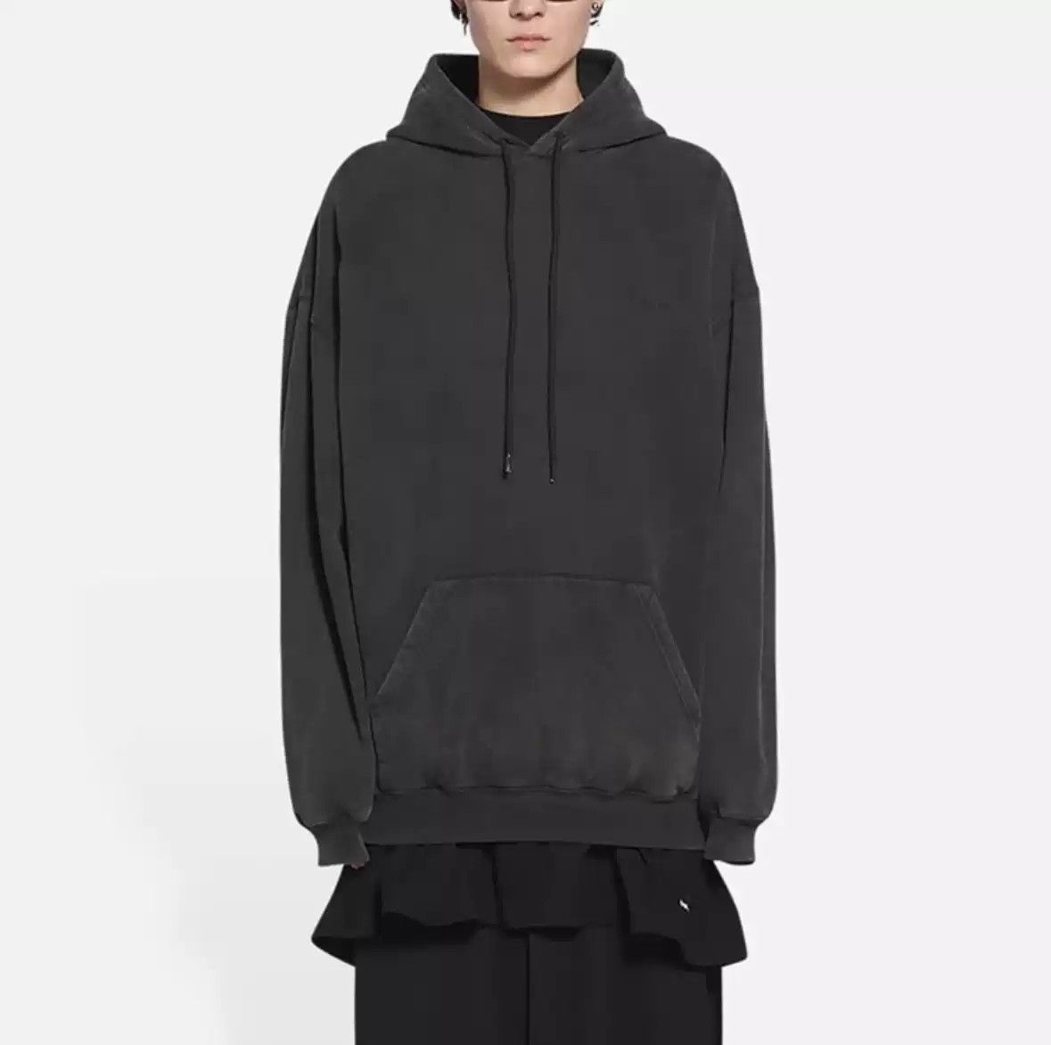 Balenciaga Balenciaga 22SS washed and distressed embroidered logo hoodie Size US M / EU 48-50 / 2 - 9 Thumbnail
