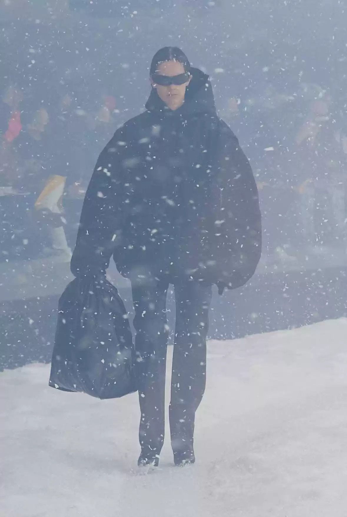 Balenciaga Balenciaga 22FW Blizzard Show Sporty B Puffer Down Cotton jacket Size US M / EU 48-50 / 2 - 9 Thumbnail