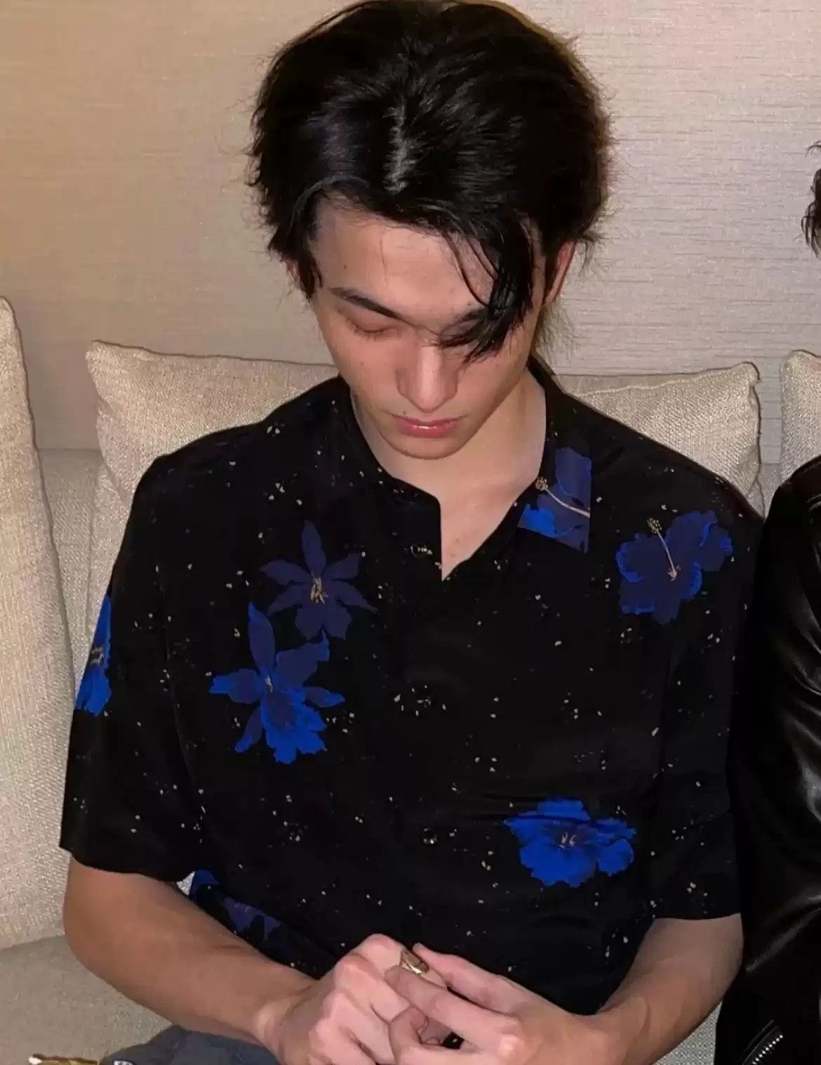 Saint Laurent Paris Saint Laurent YSL SLP SS21 colorful hibiscus silk crepe short sleeve shirt Size US M / EU 48-50 / 2 - 6 Thumbnail