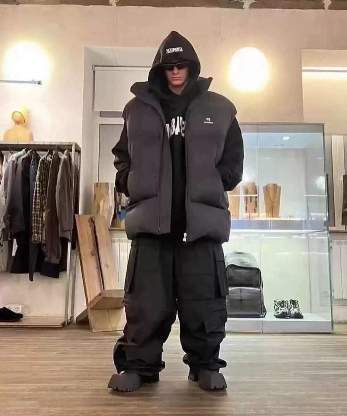 Balenciaga Balenciaga 22SS 3Bsports embroidered logo vest down jacket Size US S / EU 44-46 / 1 - 8 Thumbnail