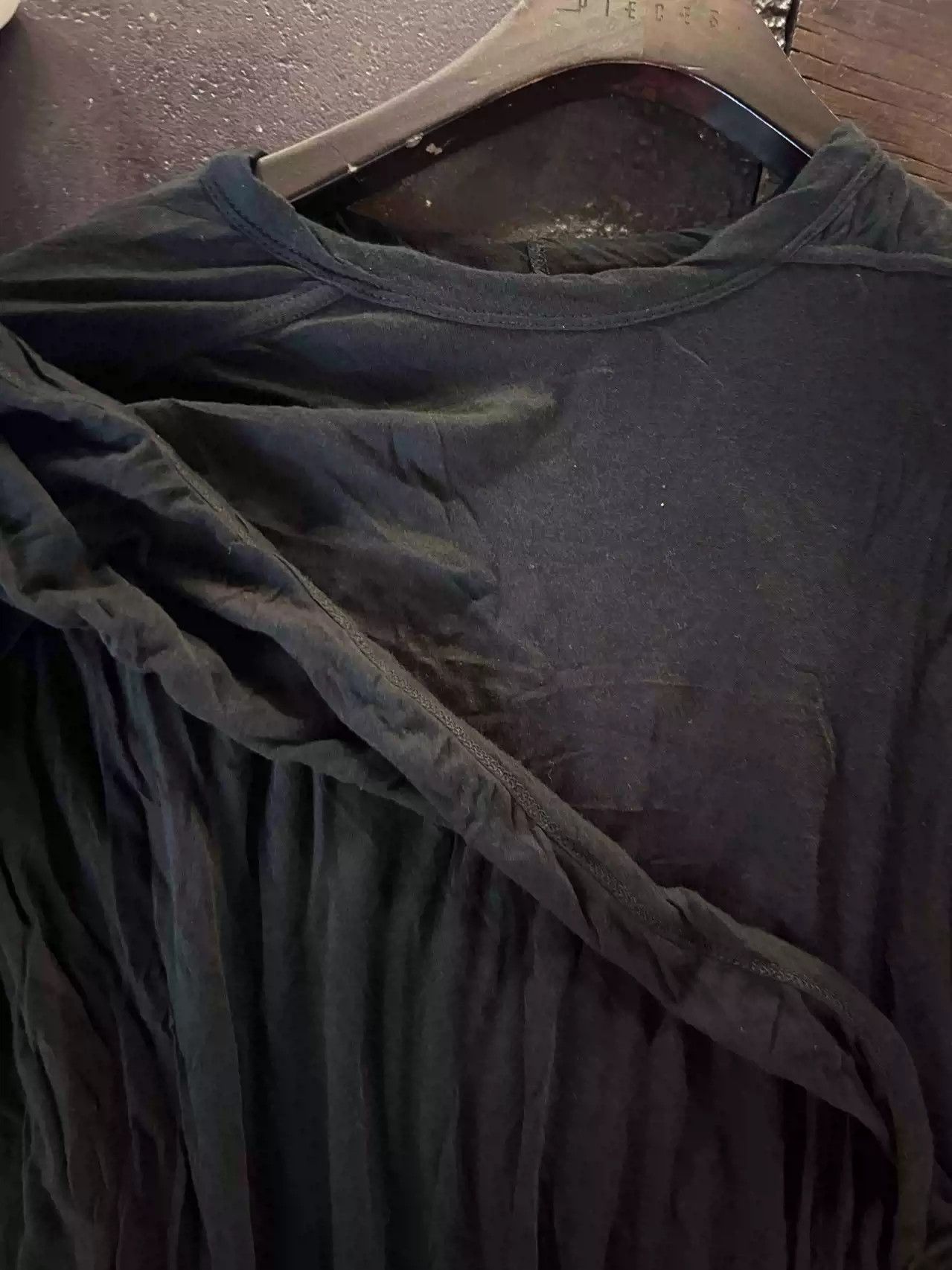 Rick Owens Rick OwensBlack irregular people have long sleeves. Size US XS / EU 42 / 0 - 6 Thumbnail