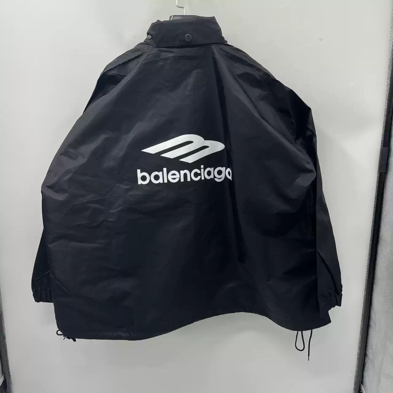 Balenciaga Balenciaga black and white printed logo for ski sprinters Jacket Size US XL / EU 56 / 4 - 2 Thumbnail