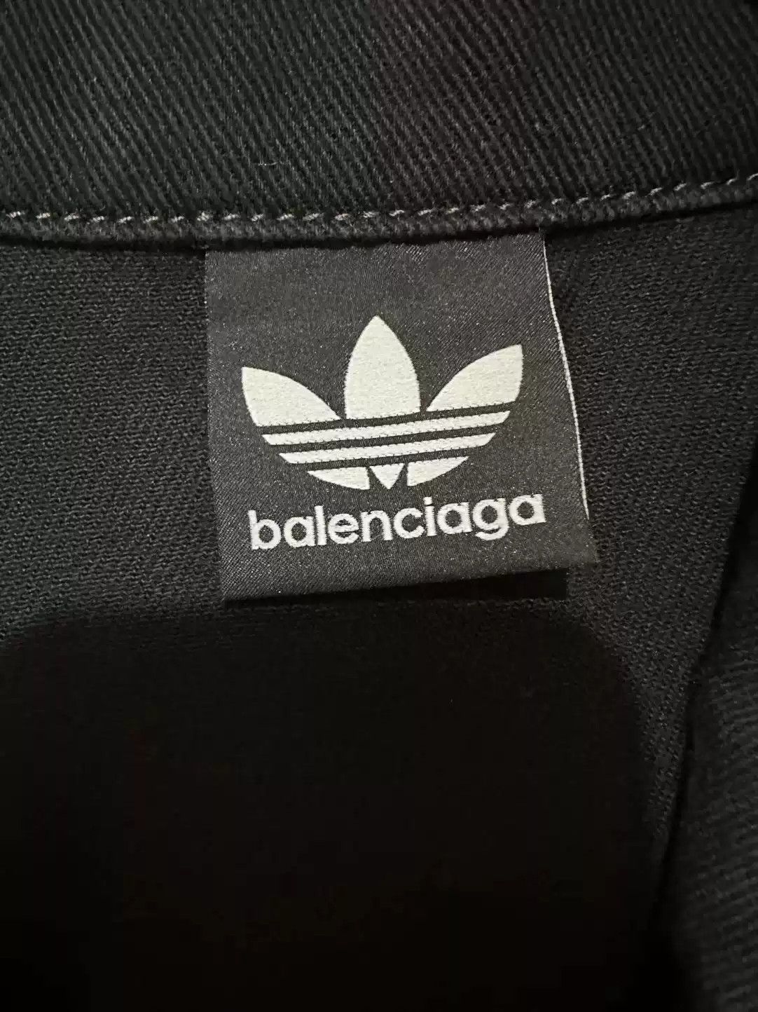 Balenciaga Balenciaga Adidas collaborates on the 23SS fashion show featuring a distressed denim jacket Size US M / EU 48-50 / 2 - 7 Thumbnail