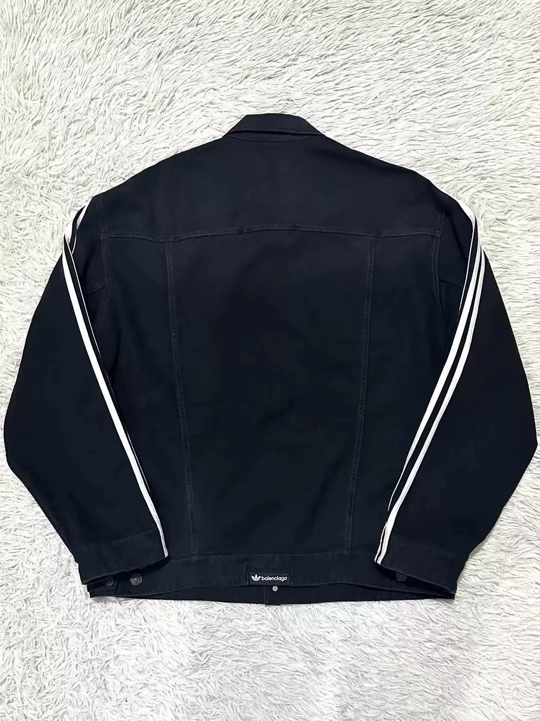 Balenciaga Balenciaga Adidas collaborates on the 23SS fashion show featuring a distressed denim jacket Size US M / EU 48-50 / 2 - 3 Thumbnail