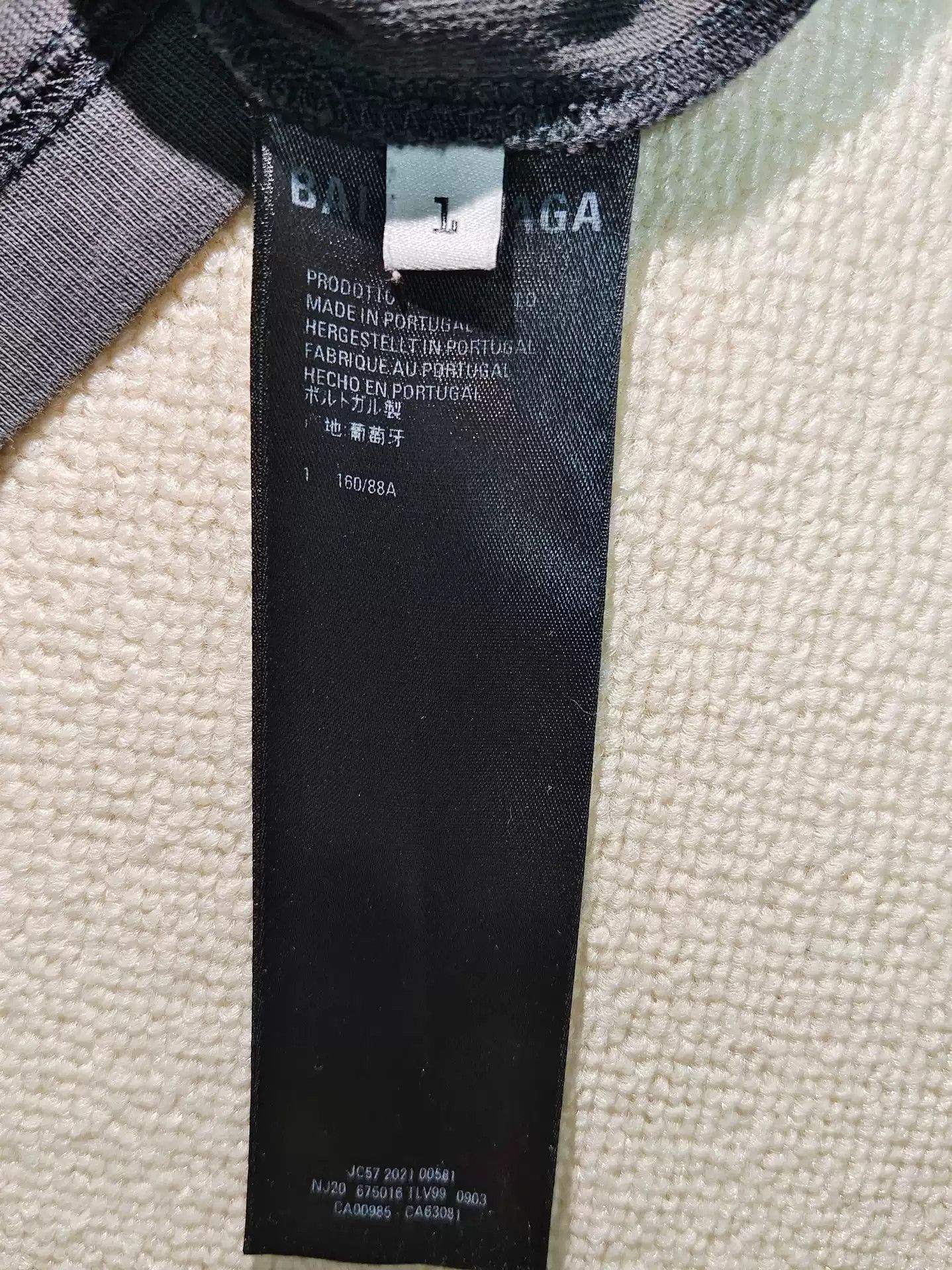 Balenciaga Balenciaga 22fw Distressed SportyB Short Sleeved T-shirt Size US S / EU 44-46 / 1 - 6 Thumbnail