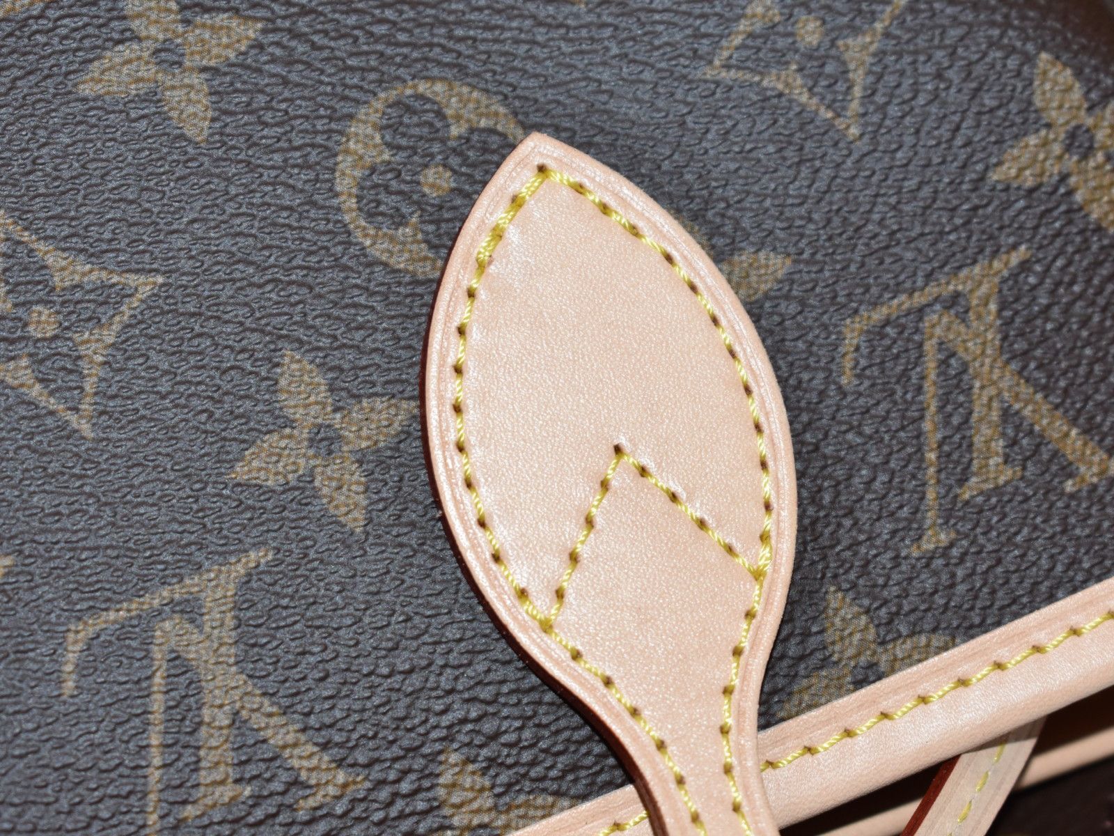 Louis Vuitton Neverfull MM Monogram/Brown Coated Canvas Stylish Handbag
