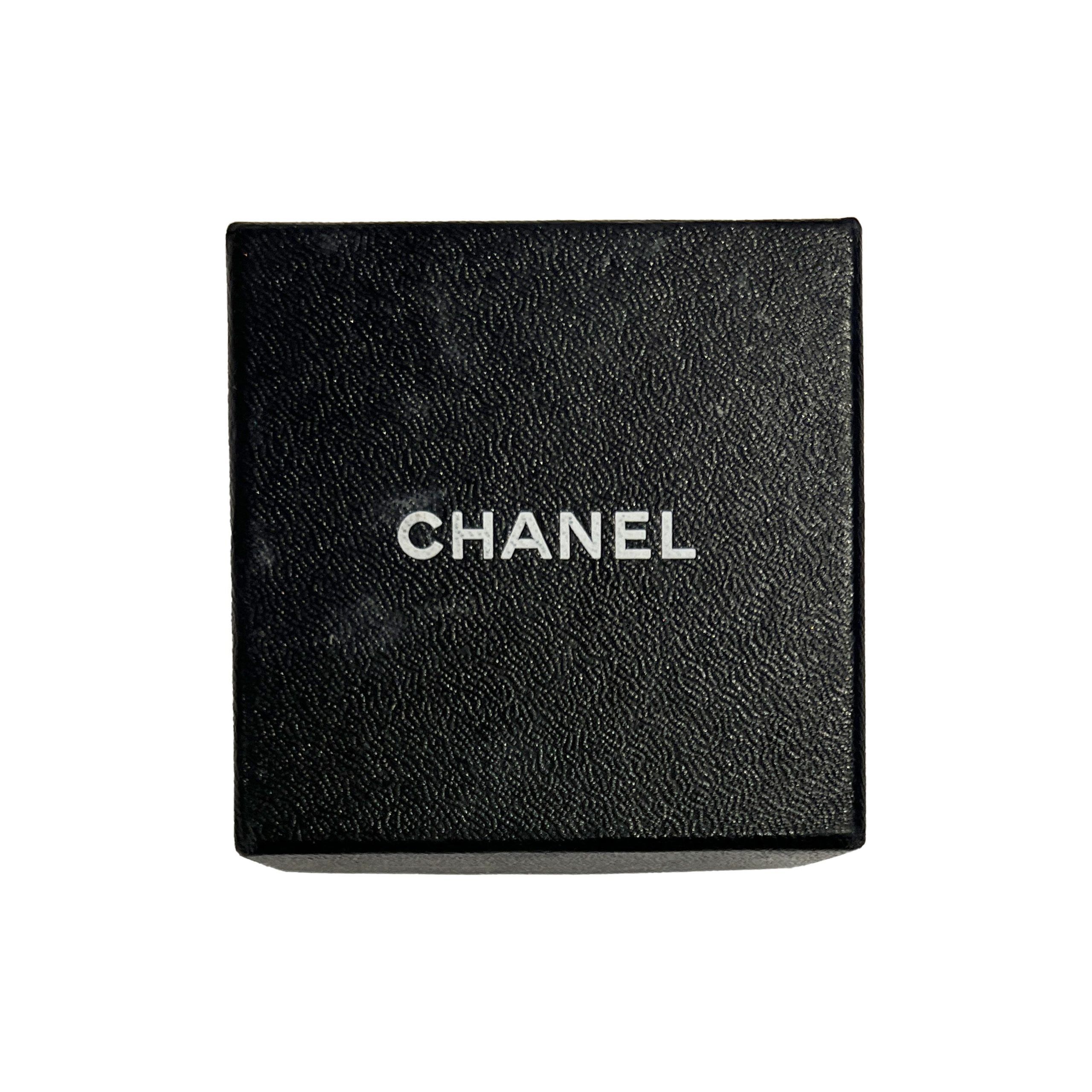 Chanel Vintage Chanel 1993 Gold Tone CC Navy Blue Resin Clip On Earrings Size ONE SIZE - 4 Thumbnail