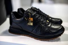 NIB Supreme Louis Vuitton Sport Sneaker Mens 6LV Size 7 US 100