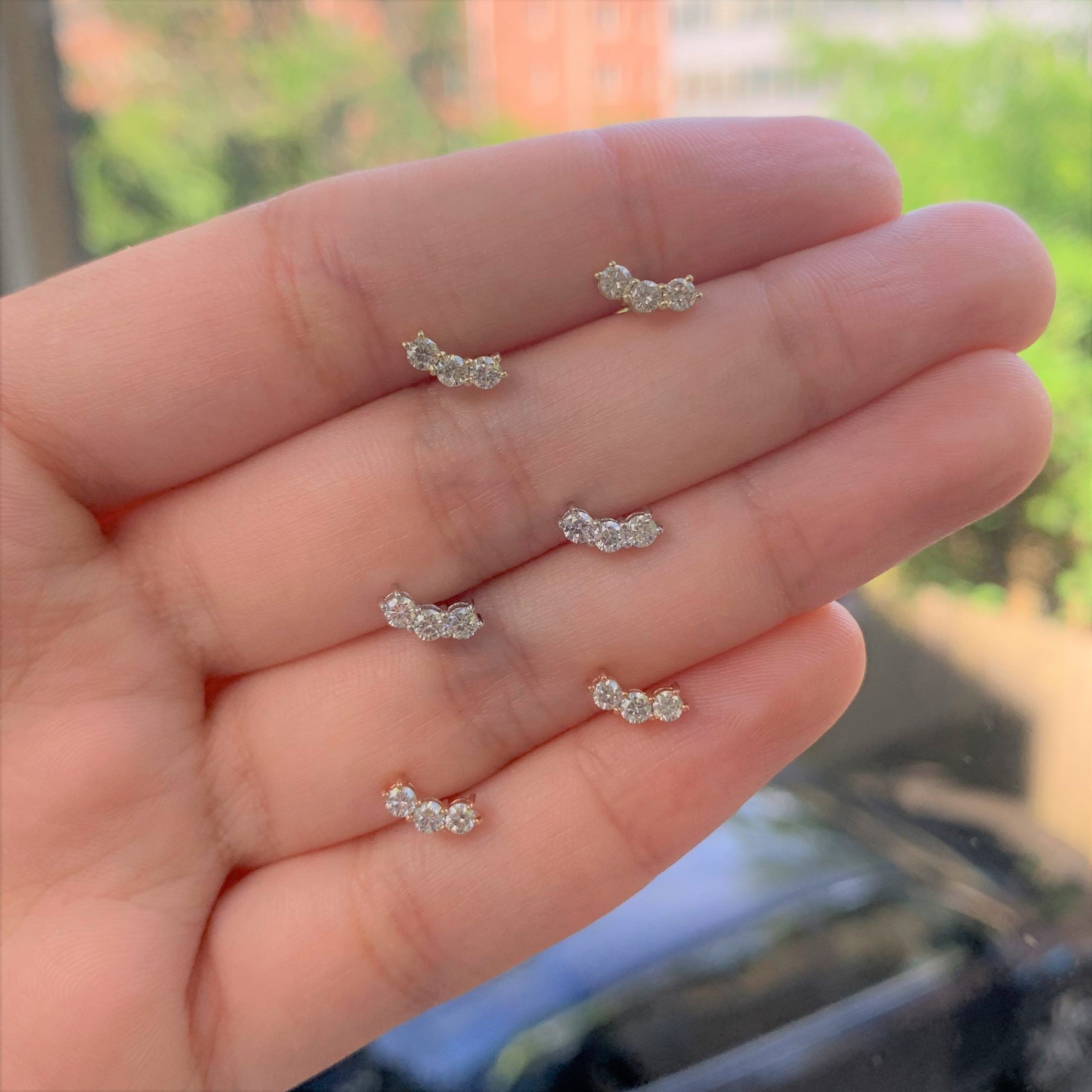 Other 14k Yellow Gold & Diamond Stud Earrings Size ONE SIZE - 2 Thumbnail