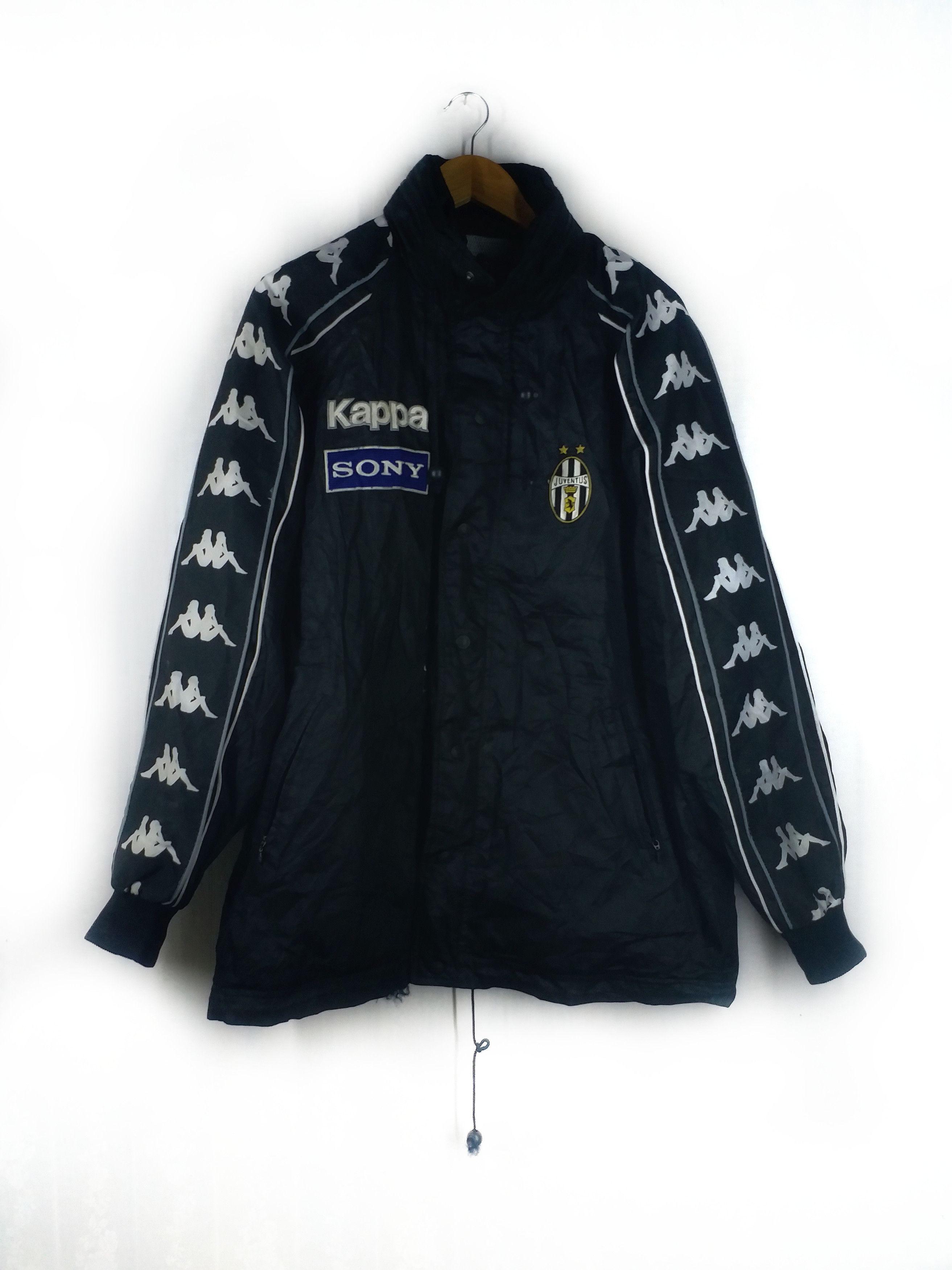 Vintage 🚨📣FINAL DROP⚡⚡STUNNING JUVENTUS KAPPA VINTAGE JACKET BLACK  CLASSIC SIZE M By KAPPA SPORTSWEAR